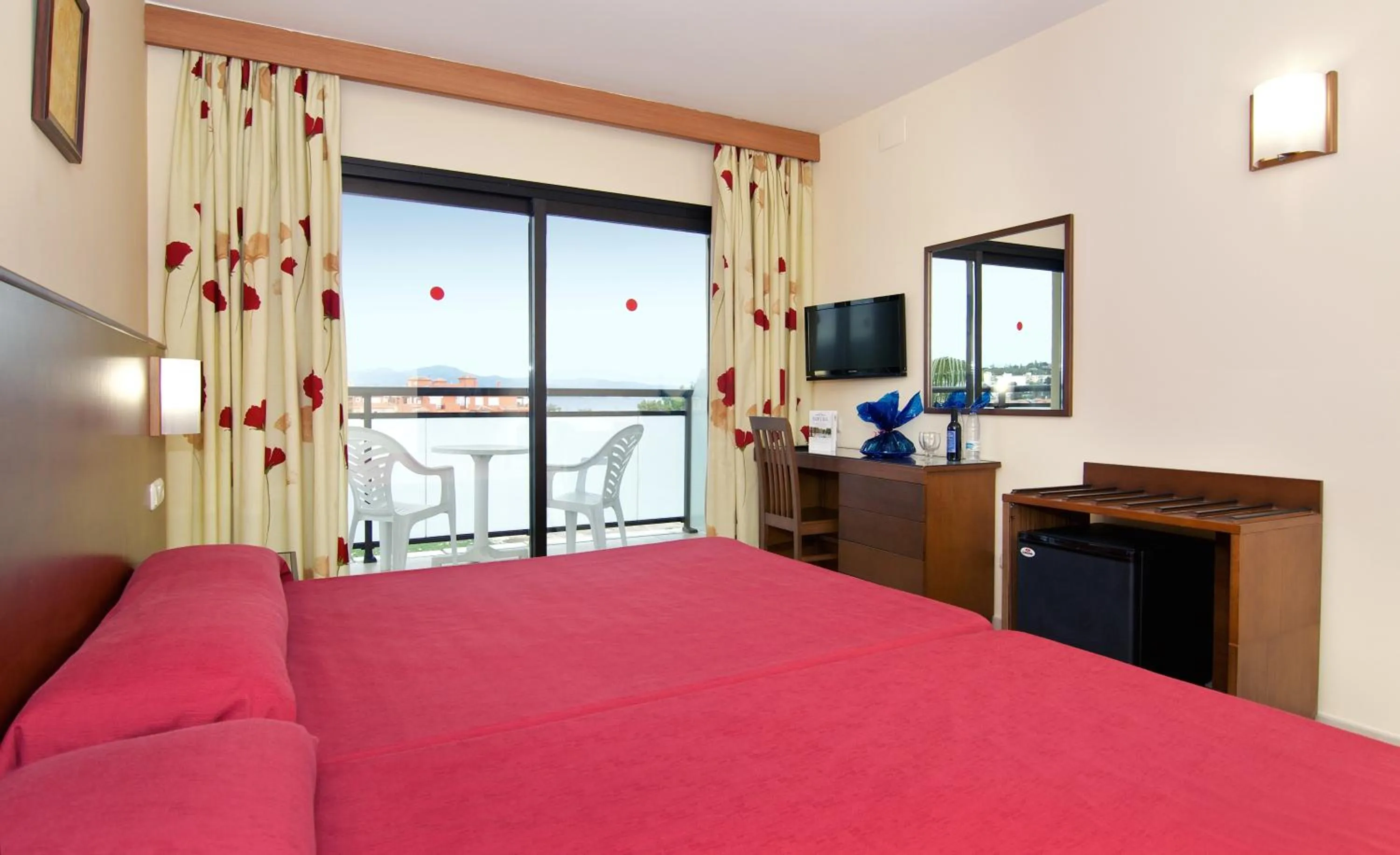 Doube Room (4 Adults) in Hotel Puente Real