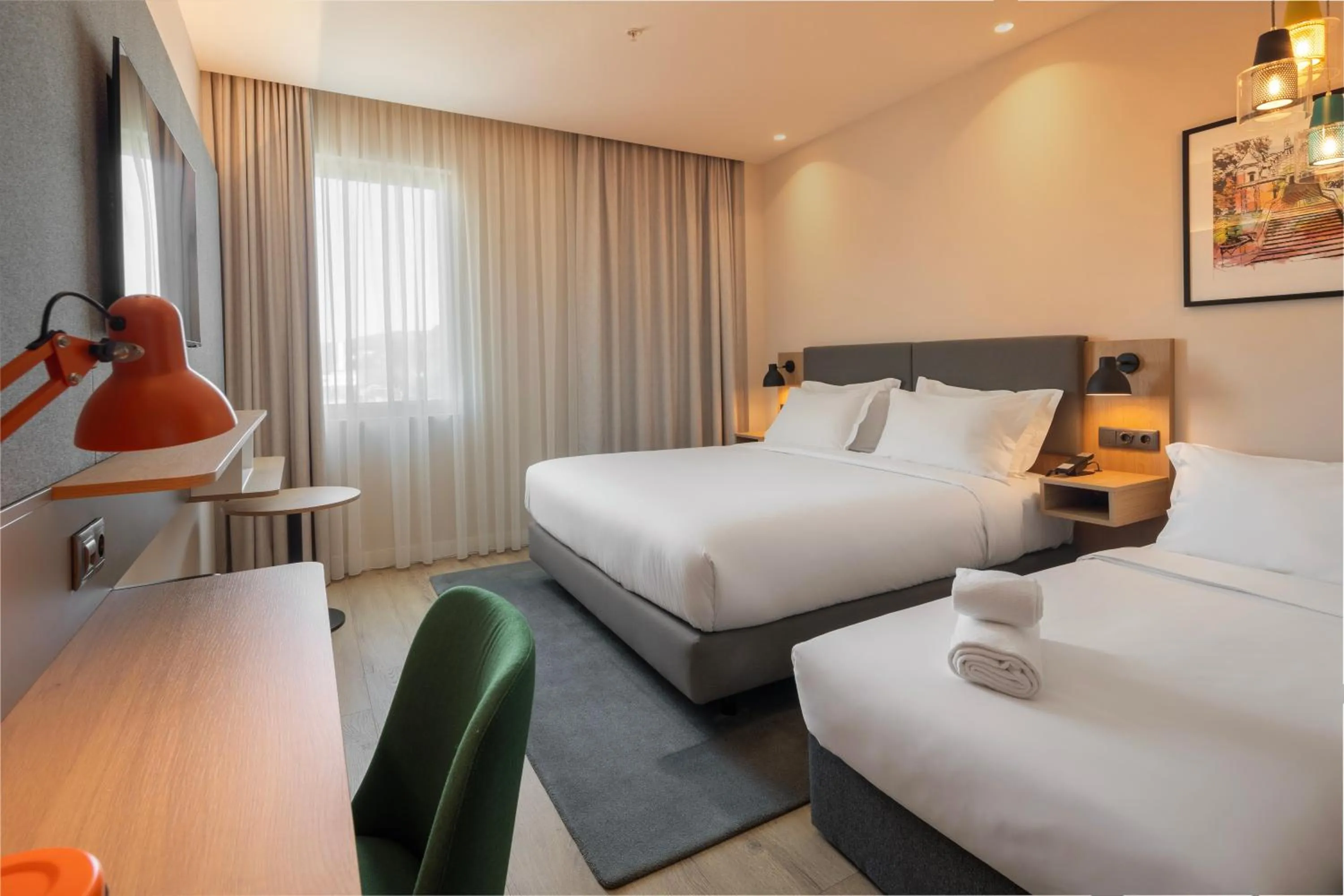 Premium Queen Room with sofa bed in Holiday Inn Braga by IHG