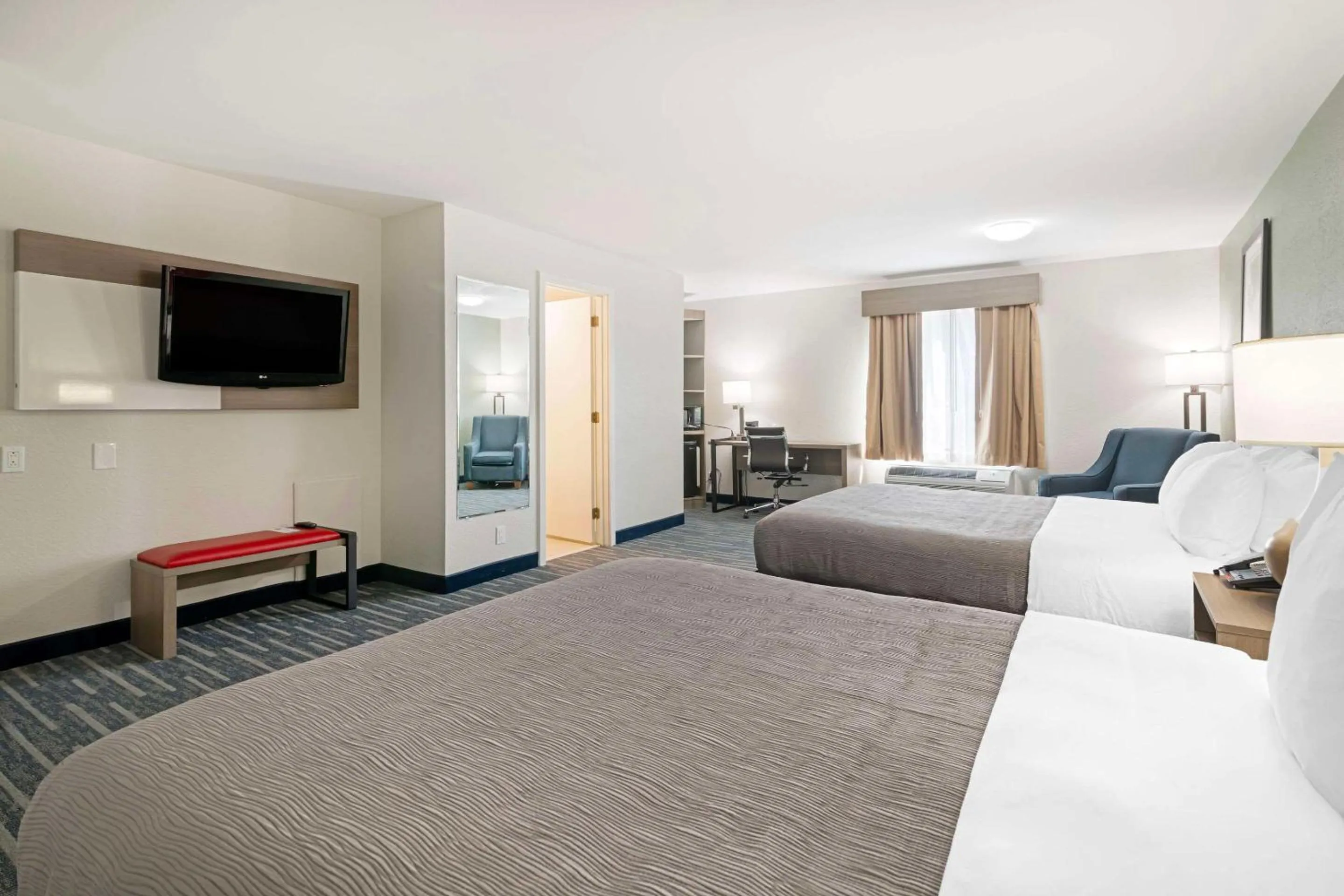 Queen Room with Two Queen Beds - Non-Smoking in Quality Inn