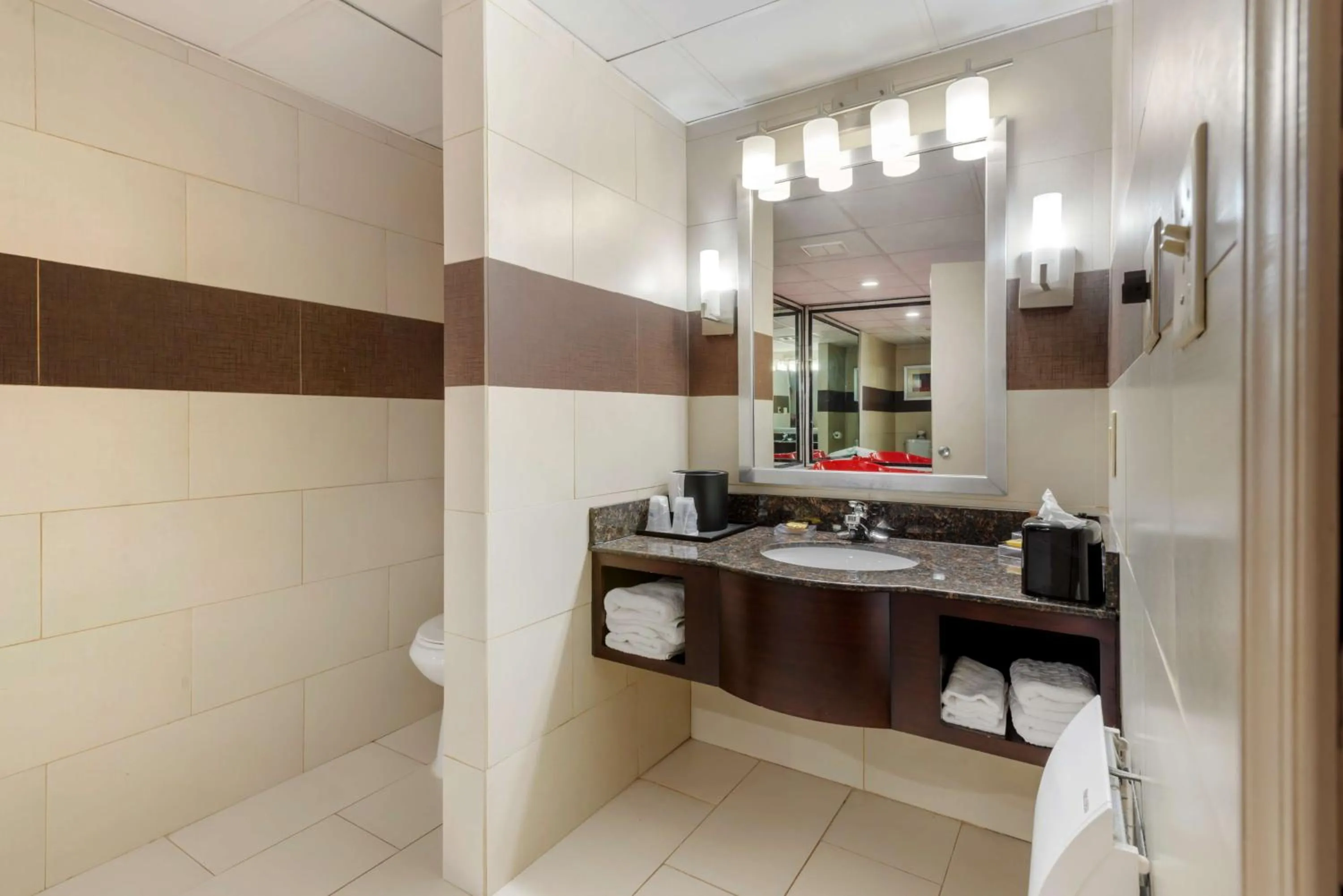 Double Room with Two Double Beds and Roll-In Shower - Disability Access/Non-Smoking in BEST WESTERN PLUS Poconos