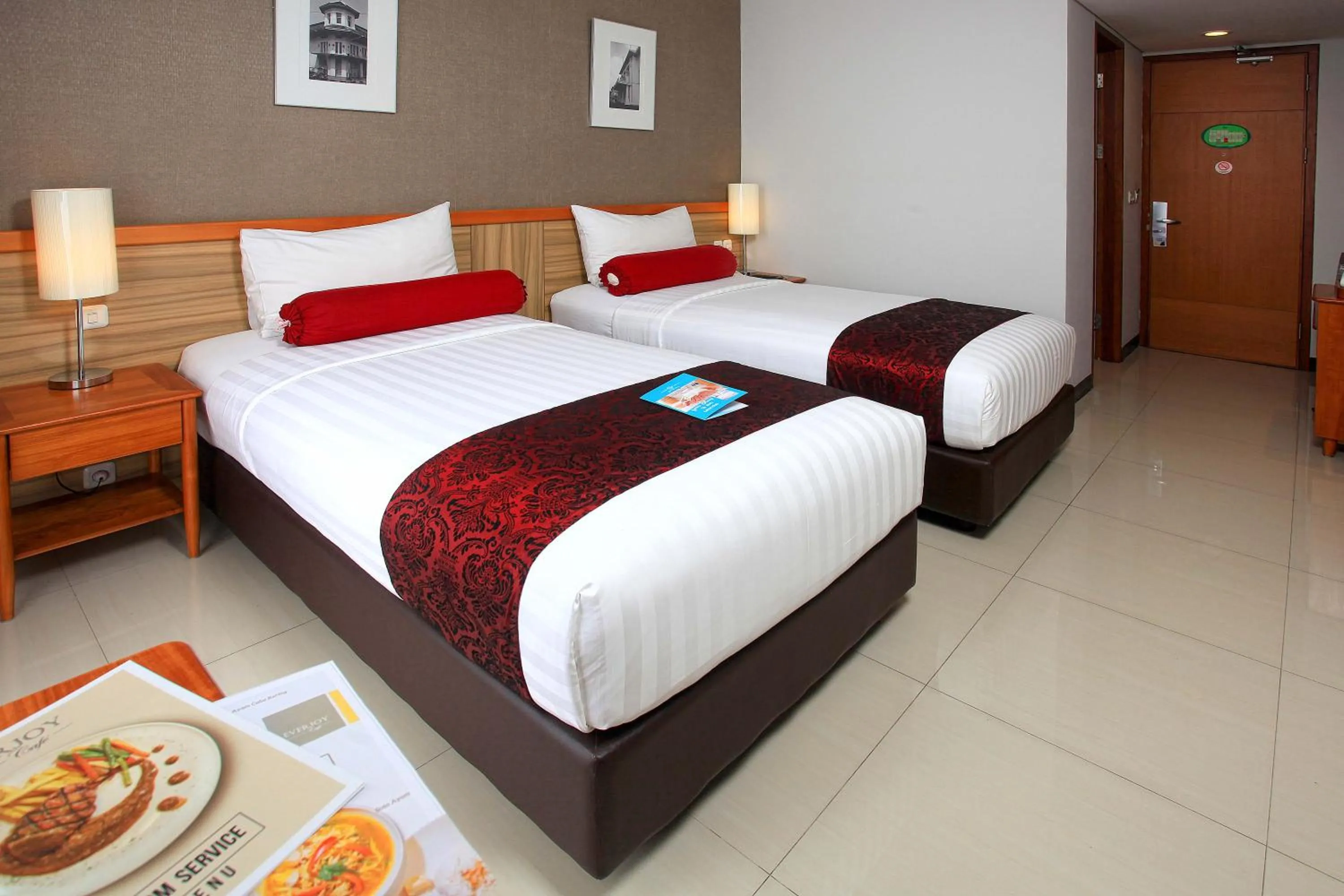 Superior Room in Ivory Hotel Bandung