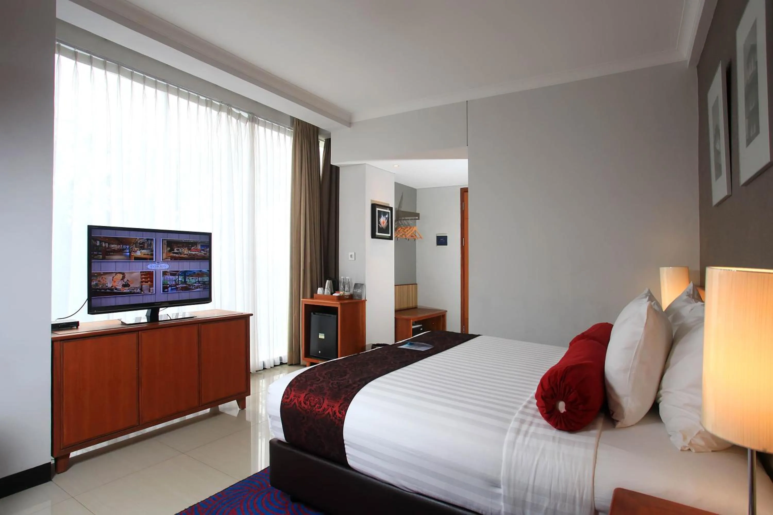 Deluxe Room with City View in Ivory Hotel Bandung