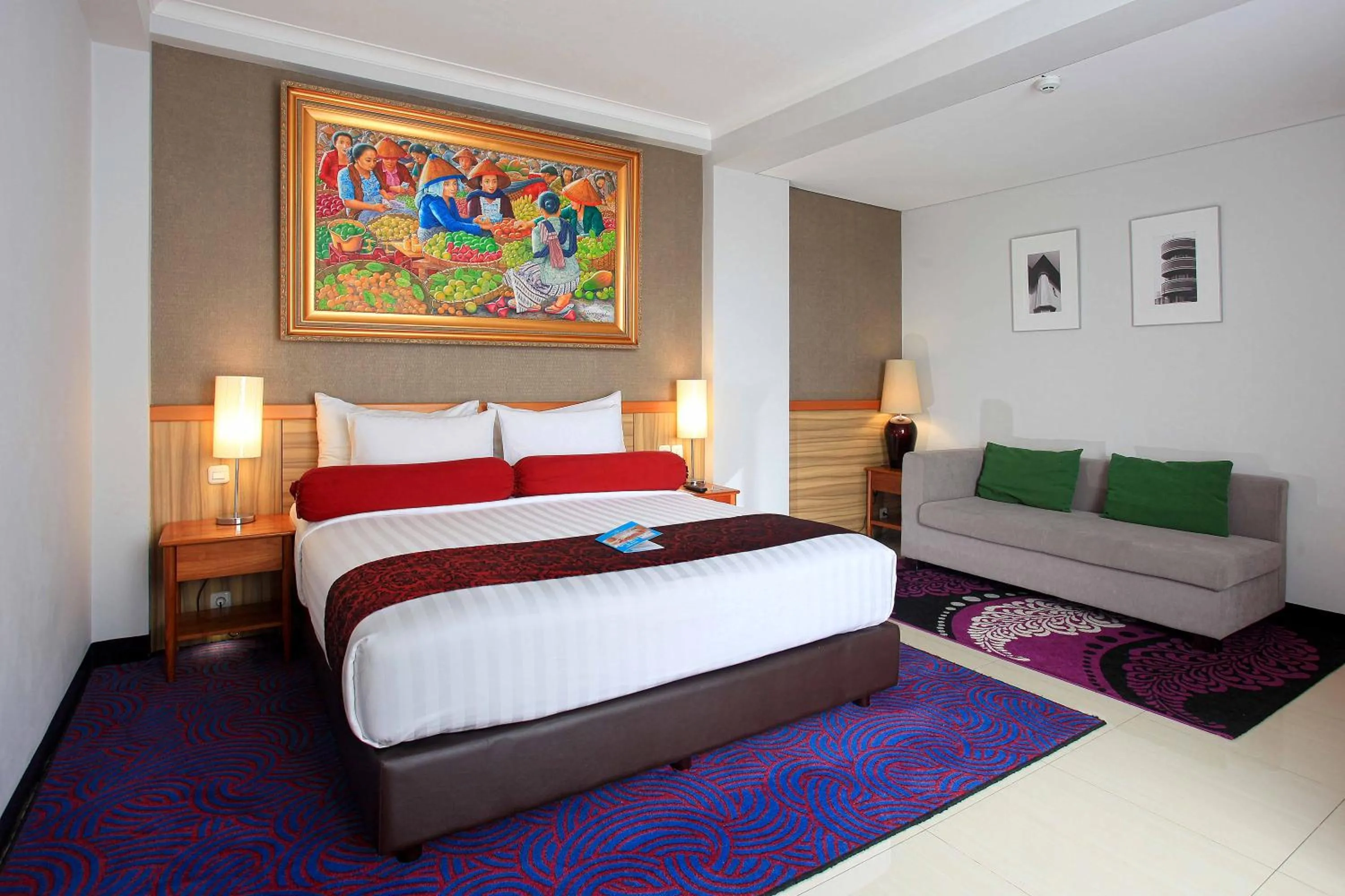 Deluxe Room in Ivory Hotel Bandung
