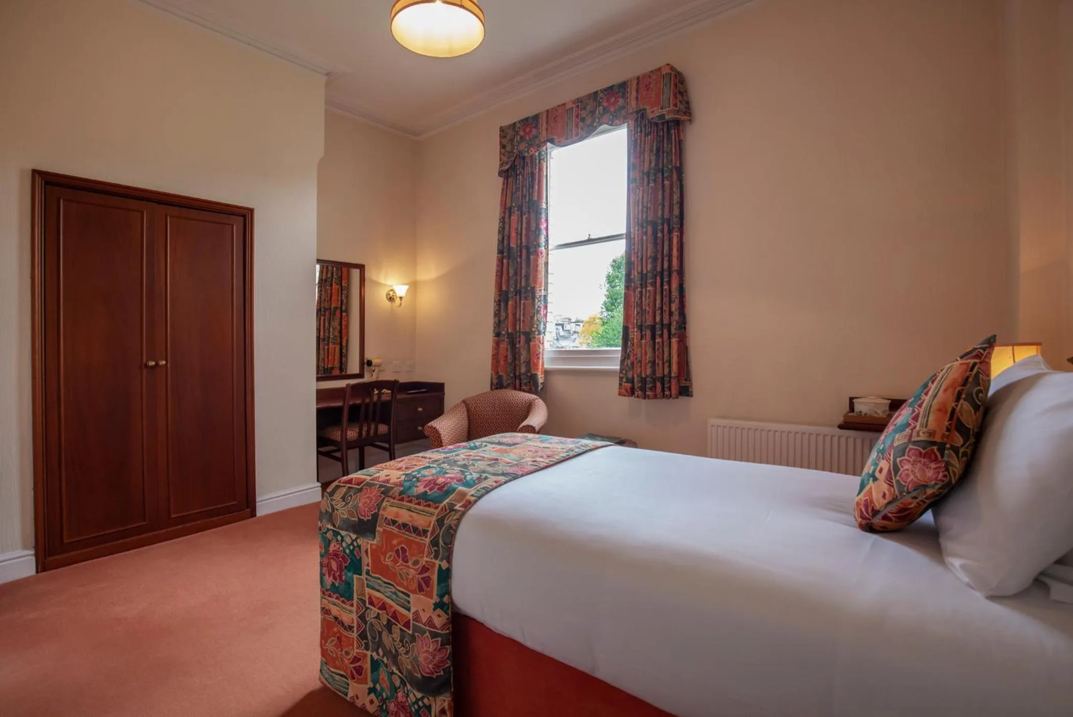 Standard Single Room in Arundel House Hotel