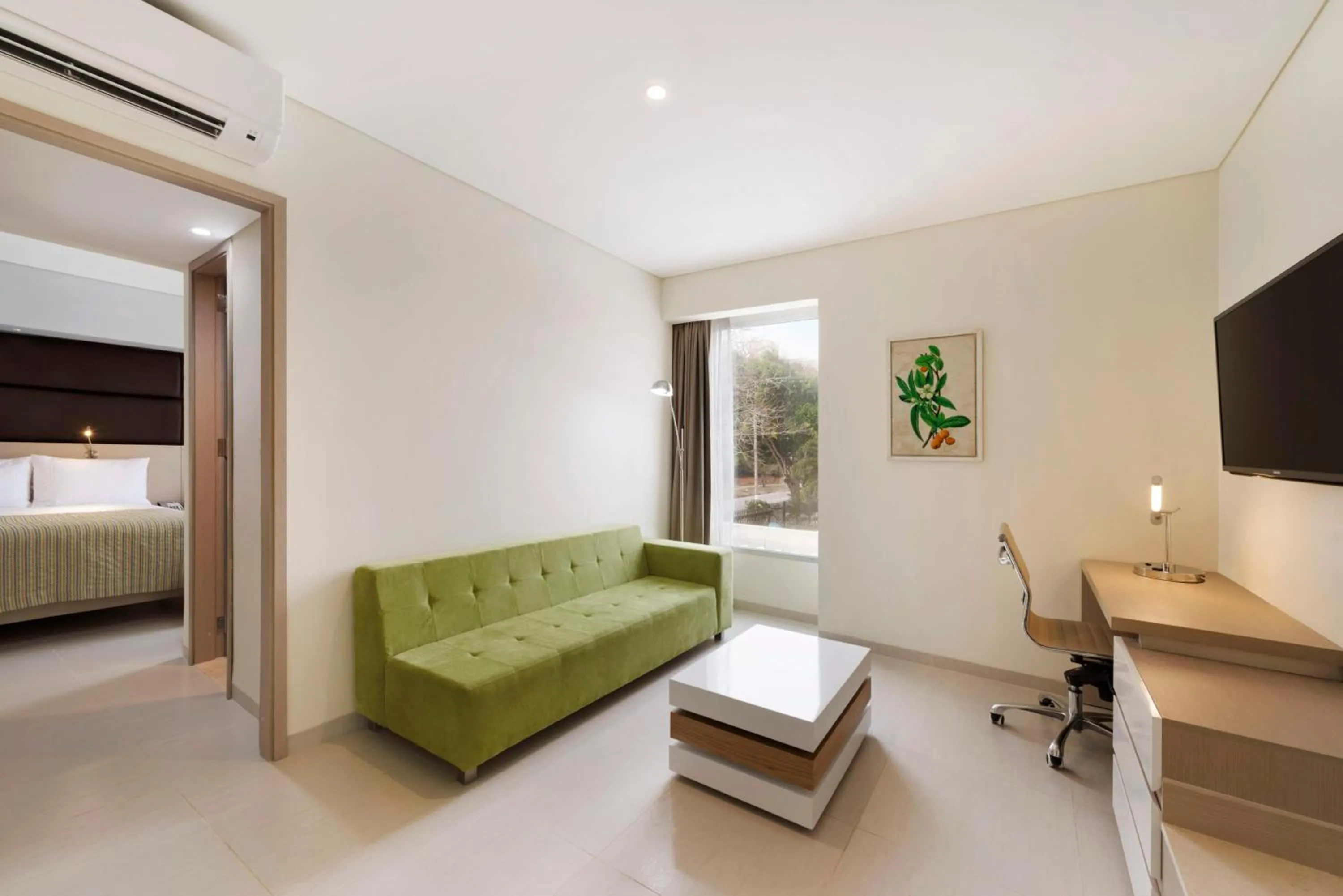 Queen Suite in Wyndham Garden Barranquilla