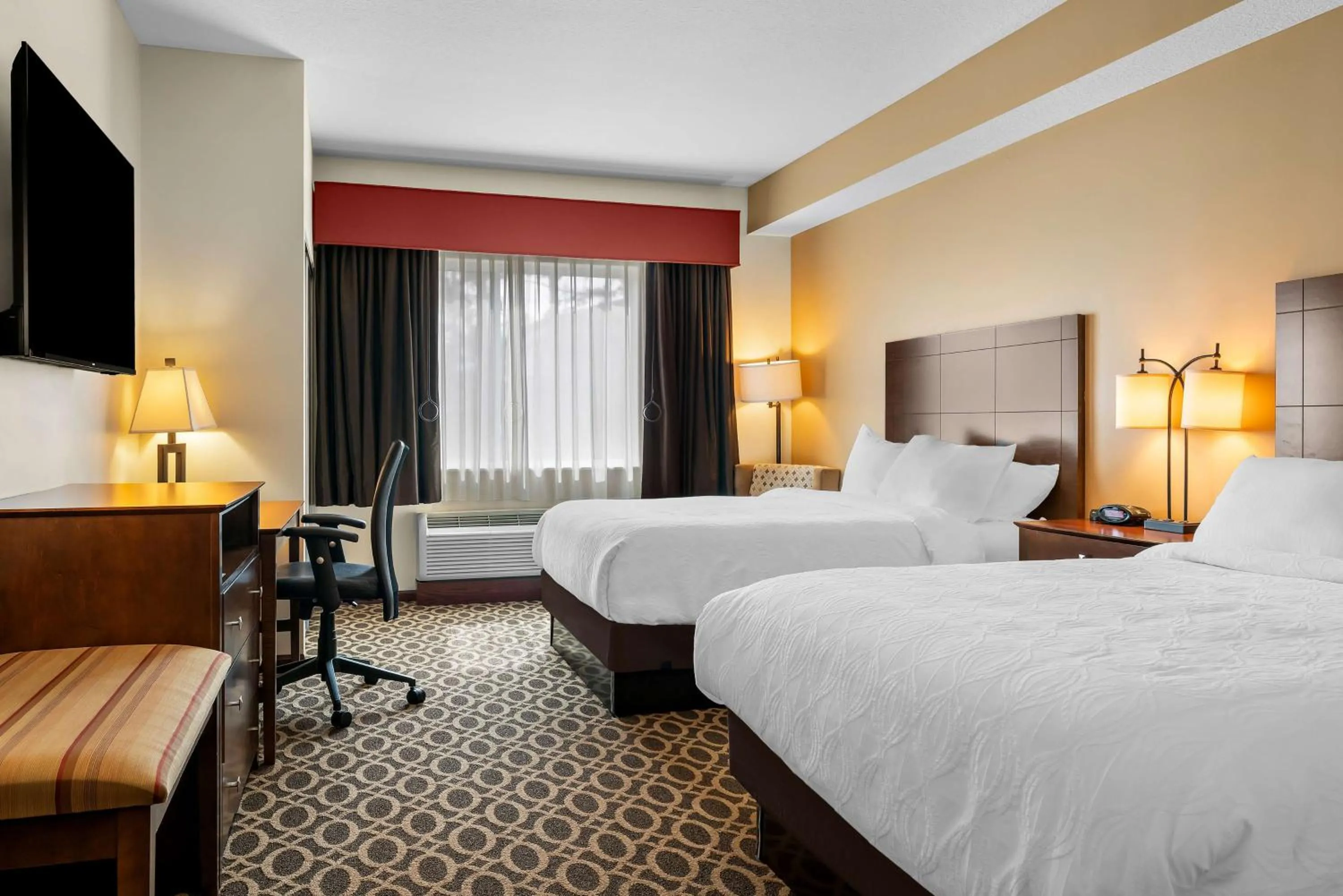 Executive Queen Room with Two Queen Beds - Mobility Access/Non-Smoking in Best Western Paradise Inn