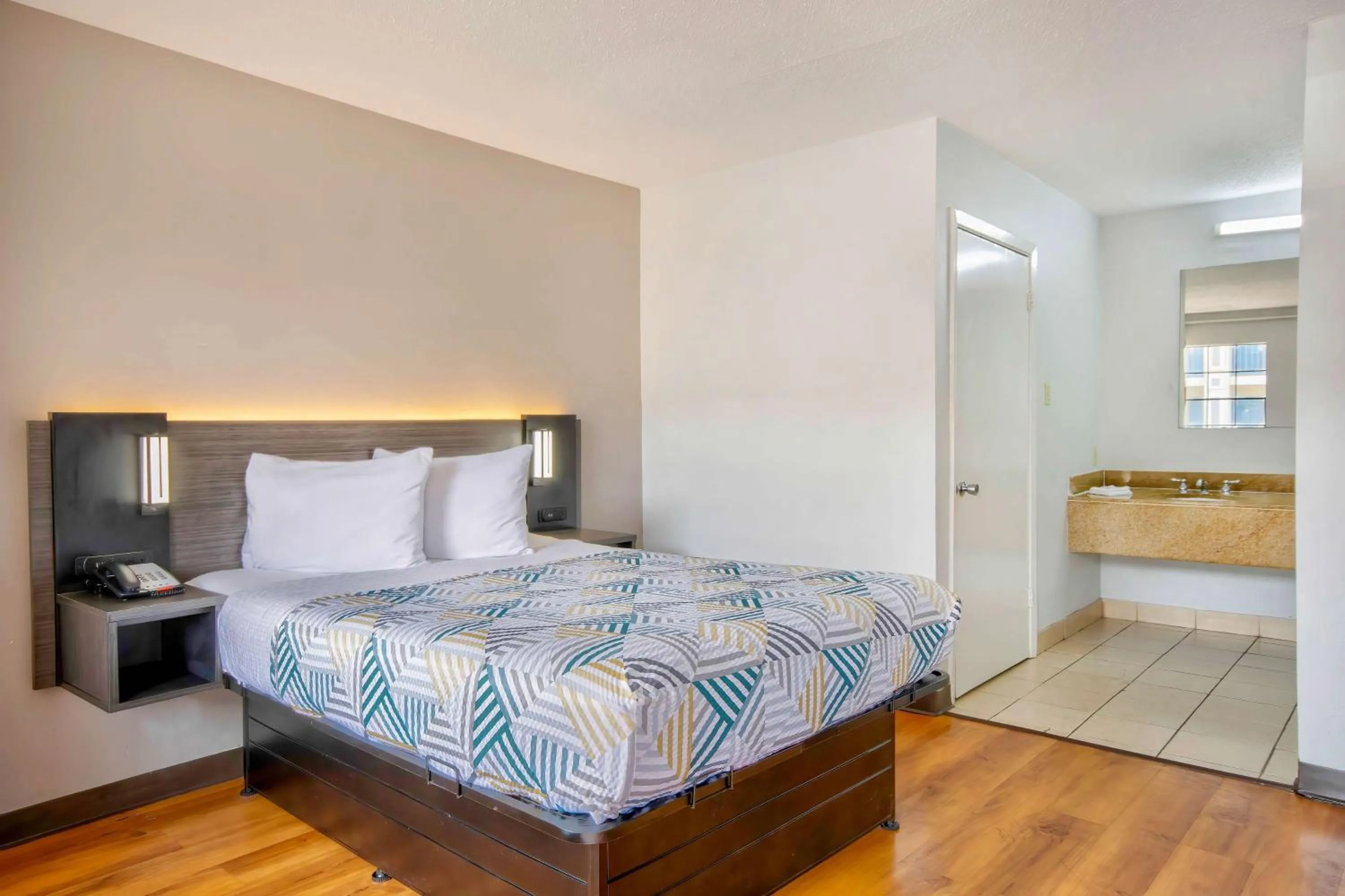 King Room - Disability Access - Smoking in Motel 6 Bossier City, La