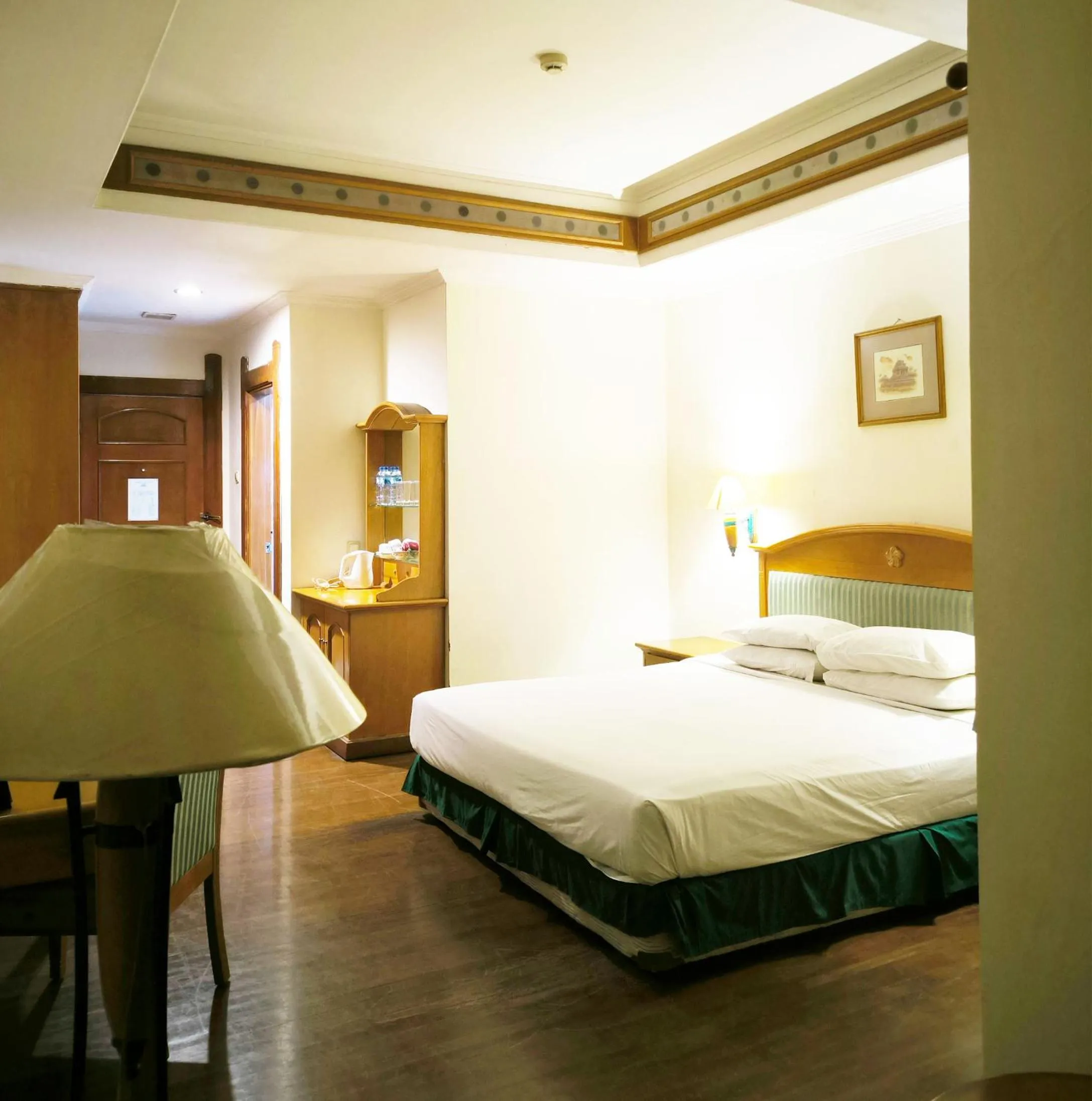 Deluxe King Room in Kresna Hotel