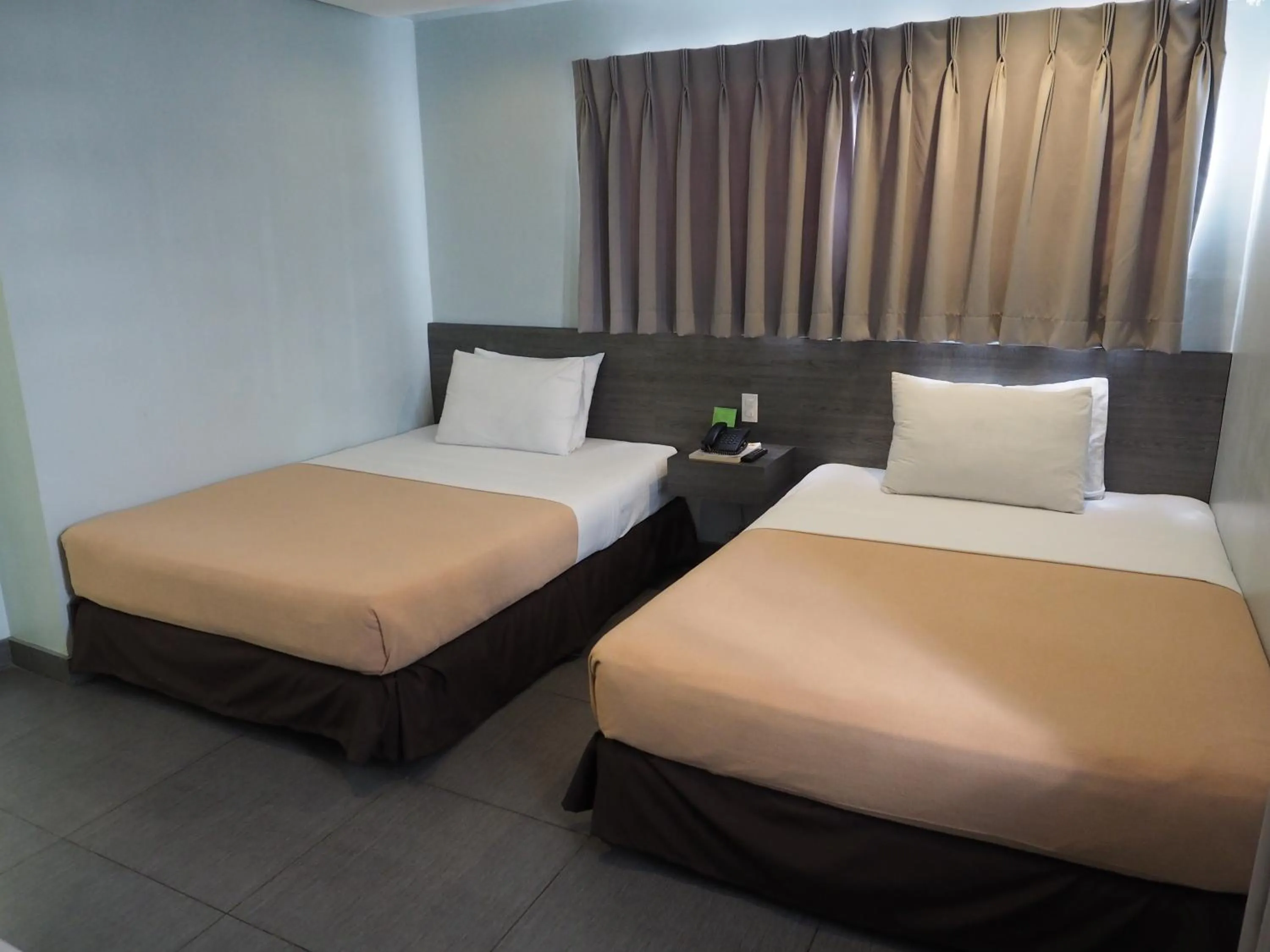 Deluxe Room in Cebu R Hotel Mabolo