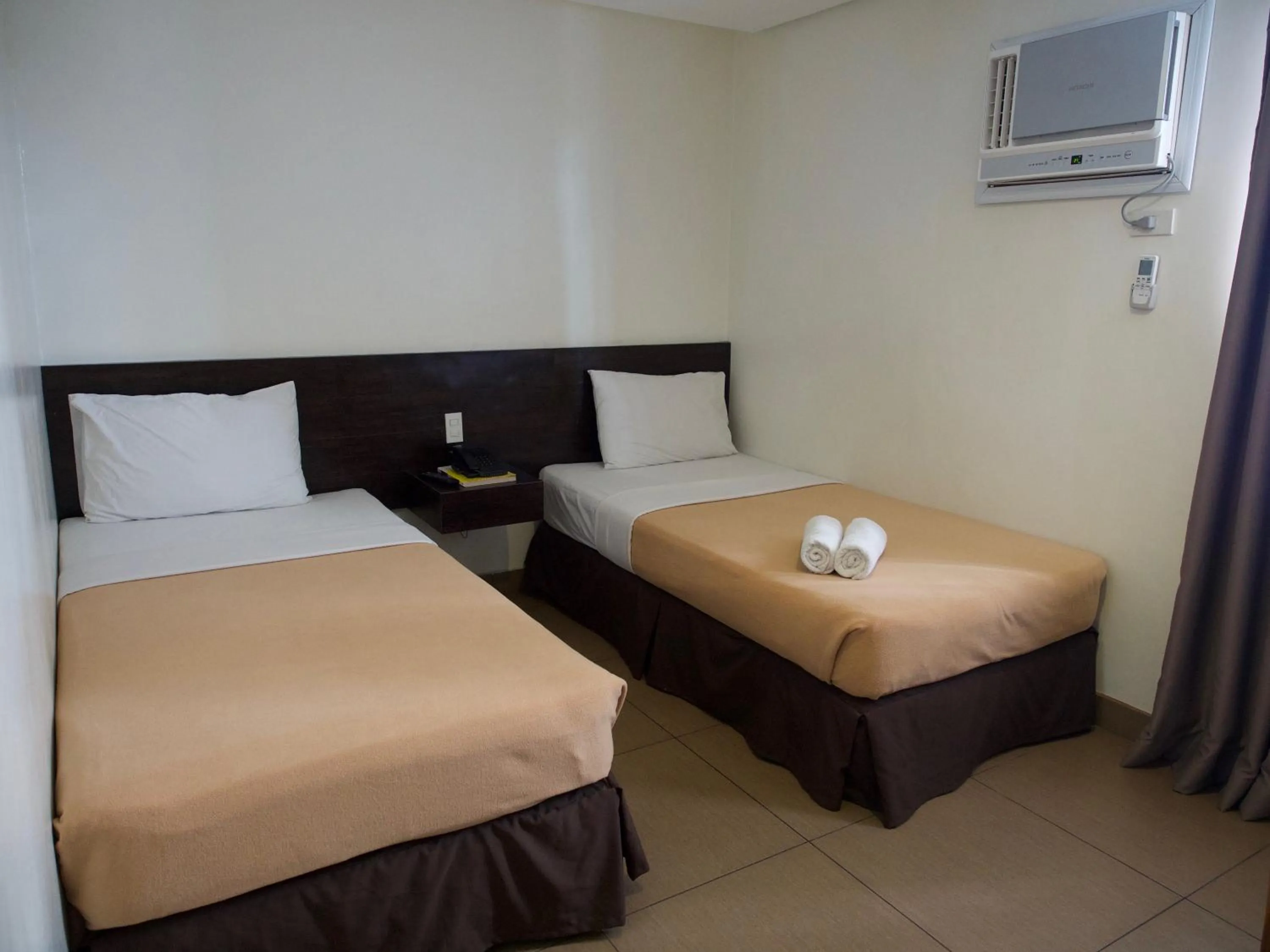 Standard Double or Twin Room in Cebu R Hotel Mabolo