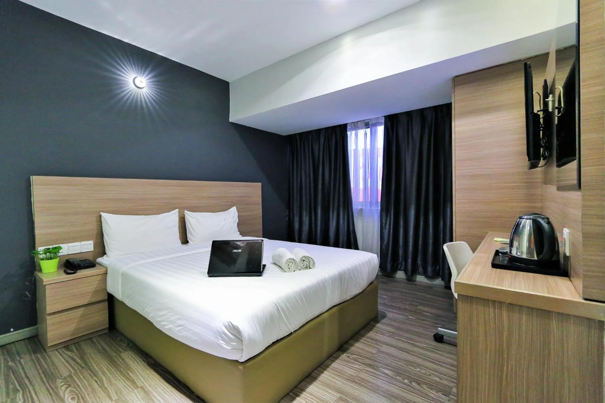 Superior Queen Room with Window in Hotel 99 SS2 Petaling Jaya