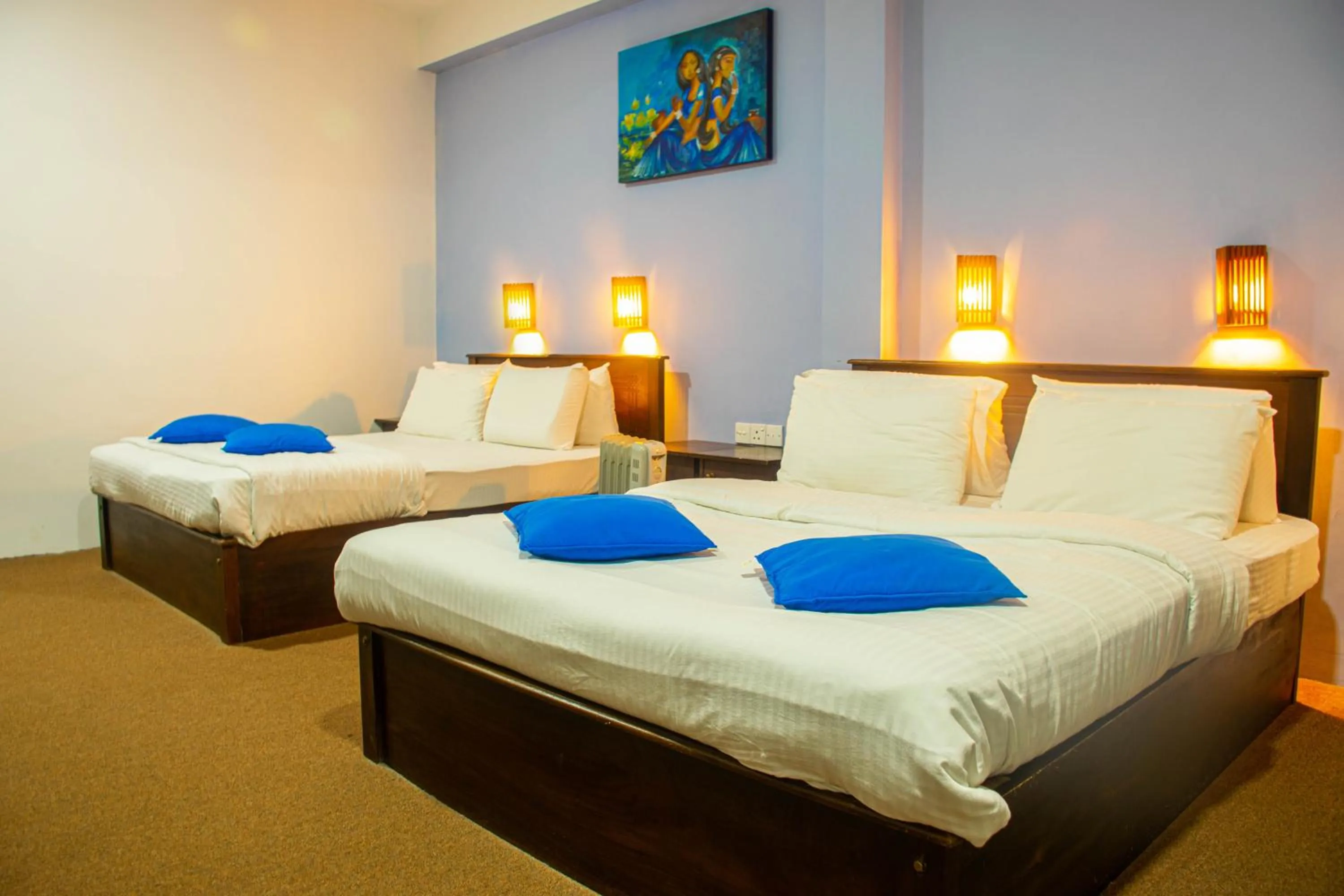 Family Room with Balcony & Mountain View in MANUDI Glenfallsedge Rest