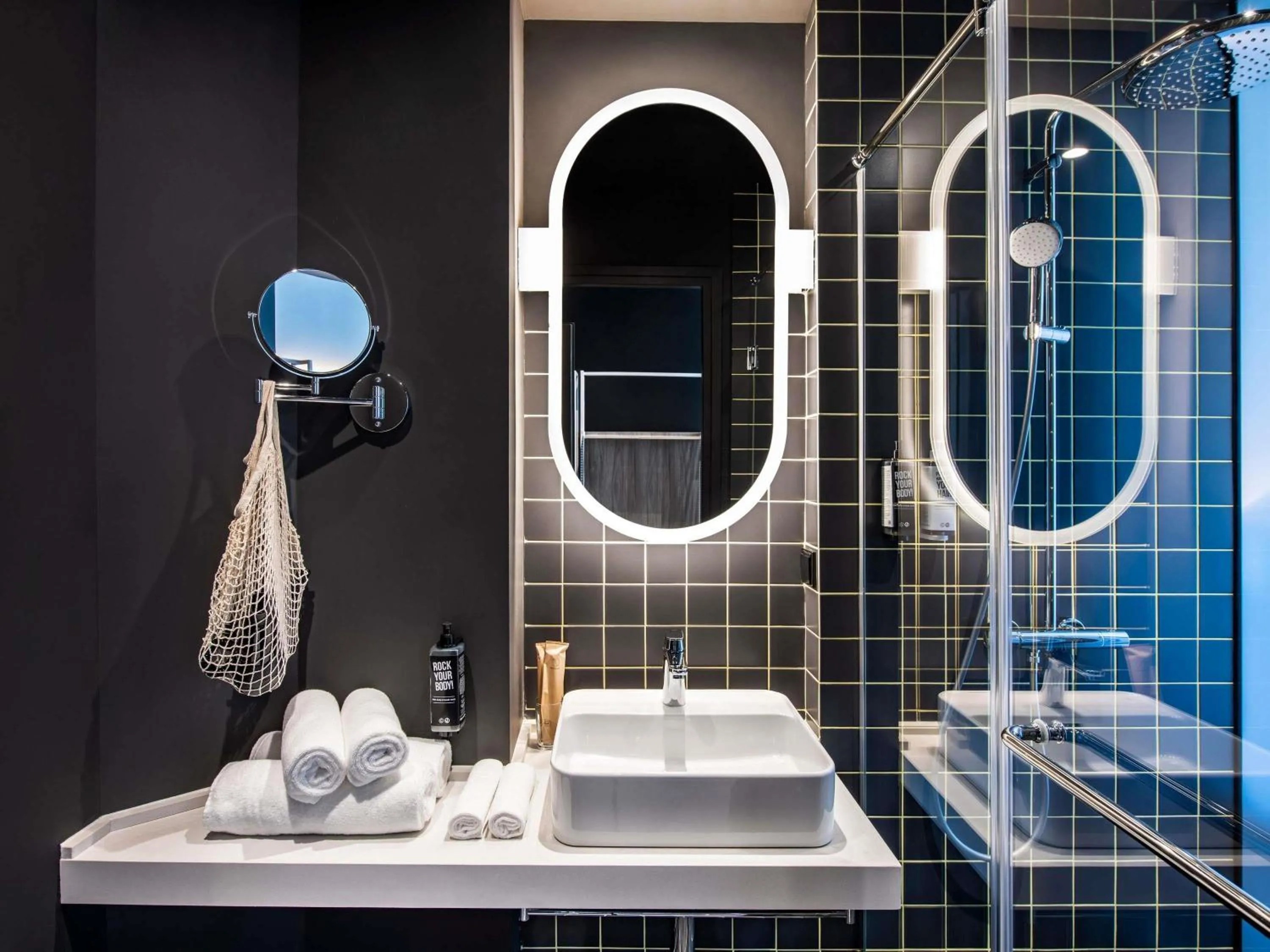 Standard Twin Room in ibis Tbilisi City