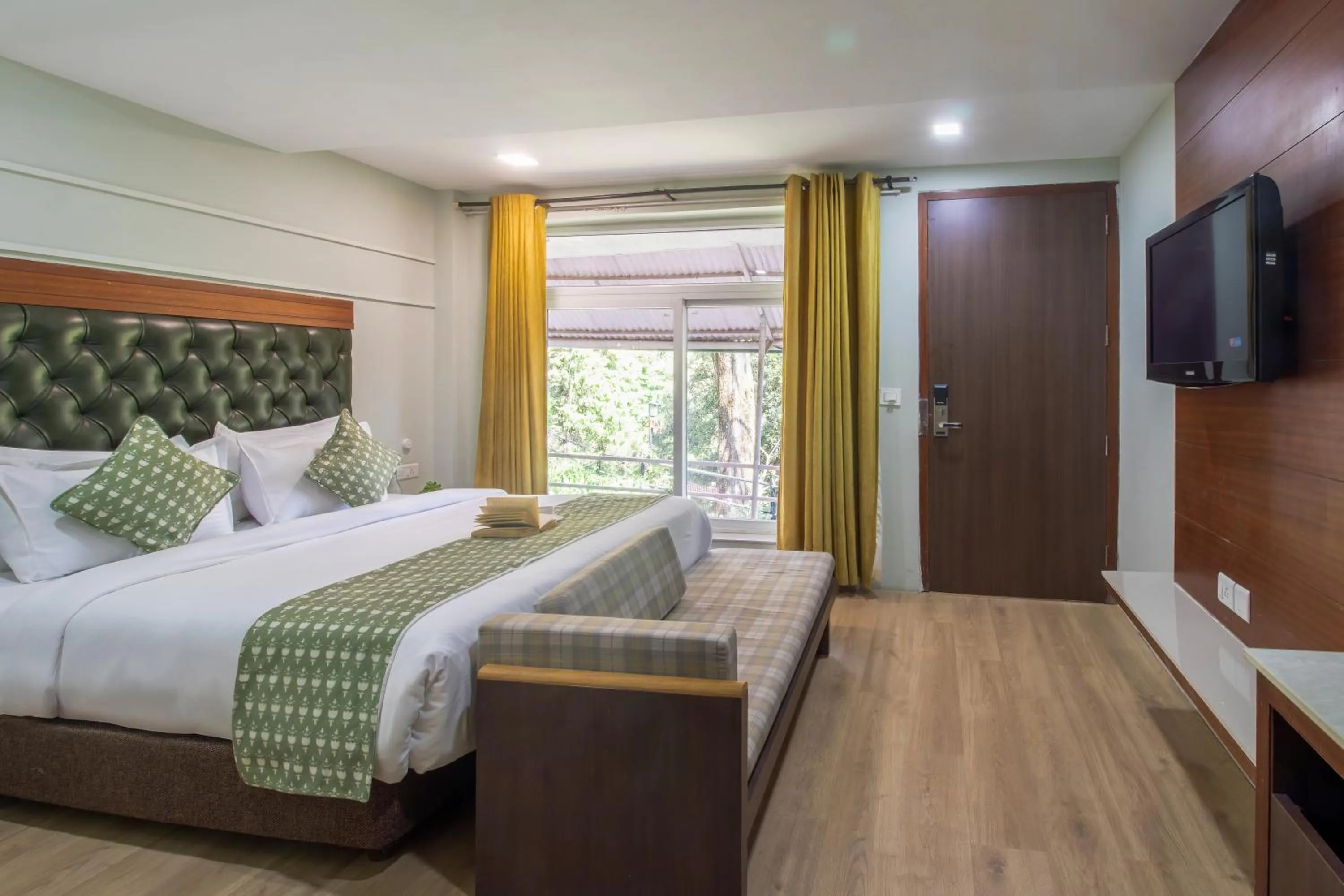 Double Room with Mountain View in Alps Resort