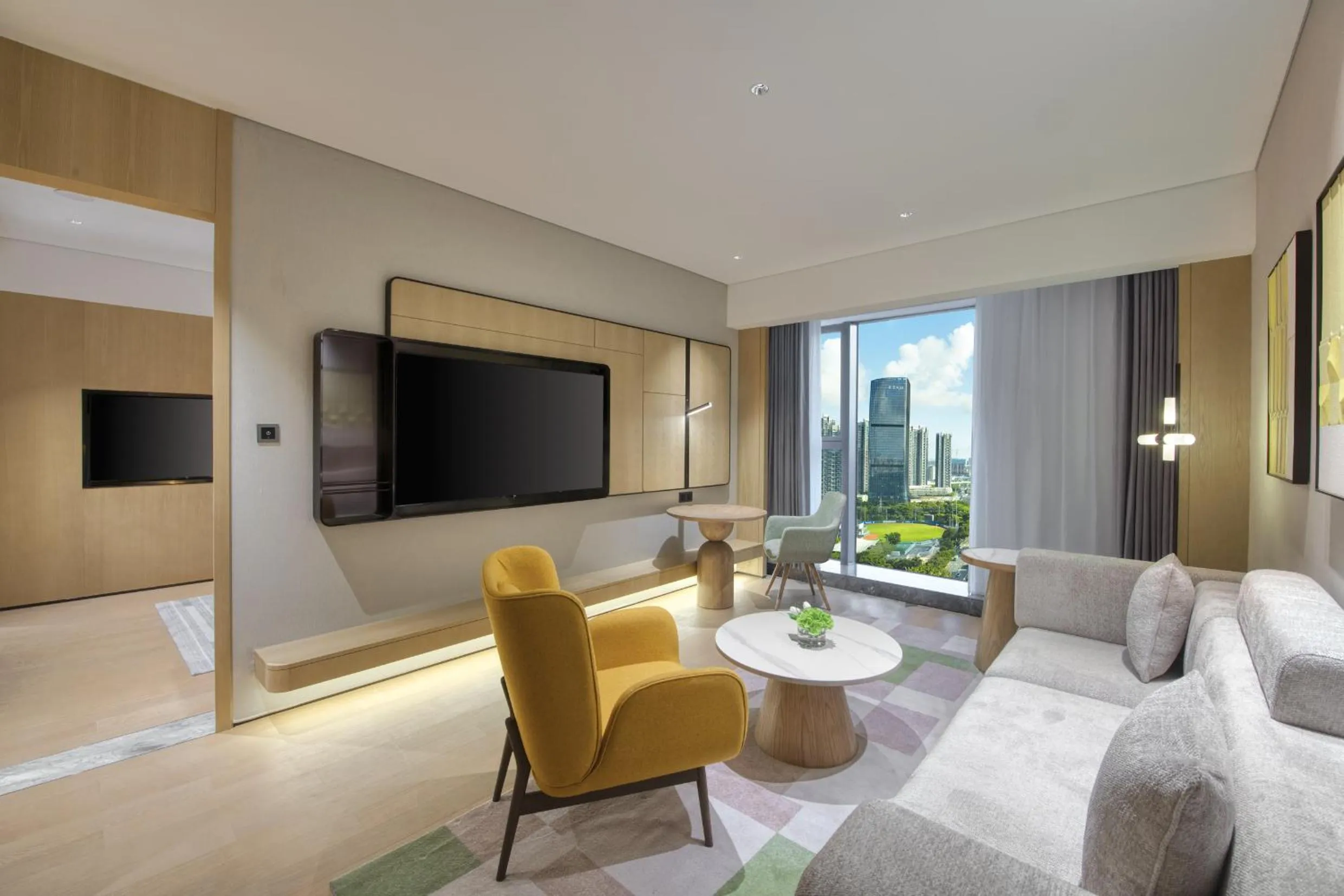 One-Bedroom Suite in Holiday Inn Shenzhen Nanshan by IHG