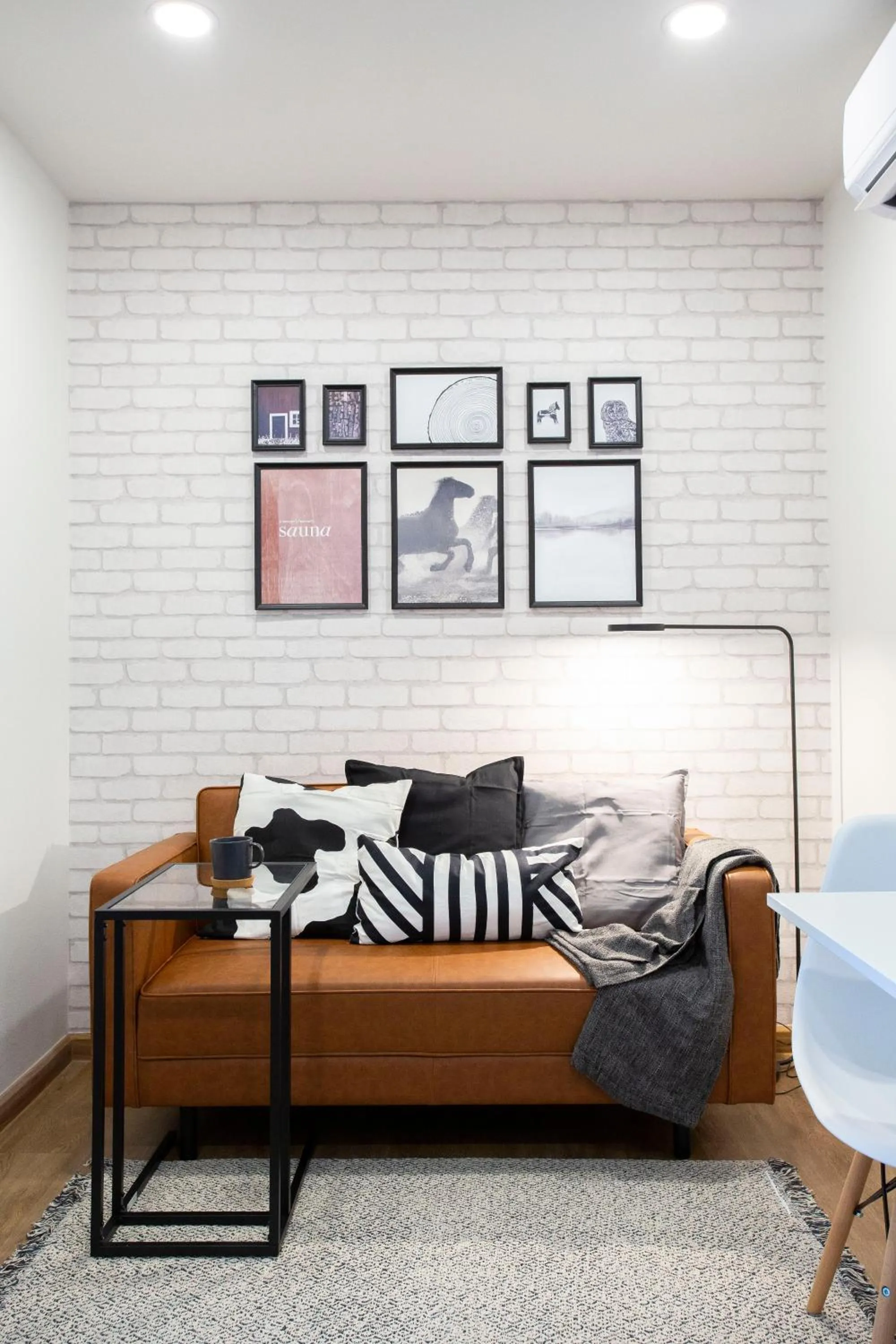 One-Bedroom Apartment with Balcony in Parrish Serviced Apartment