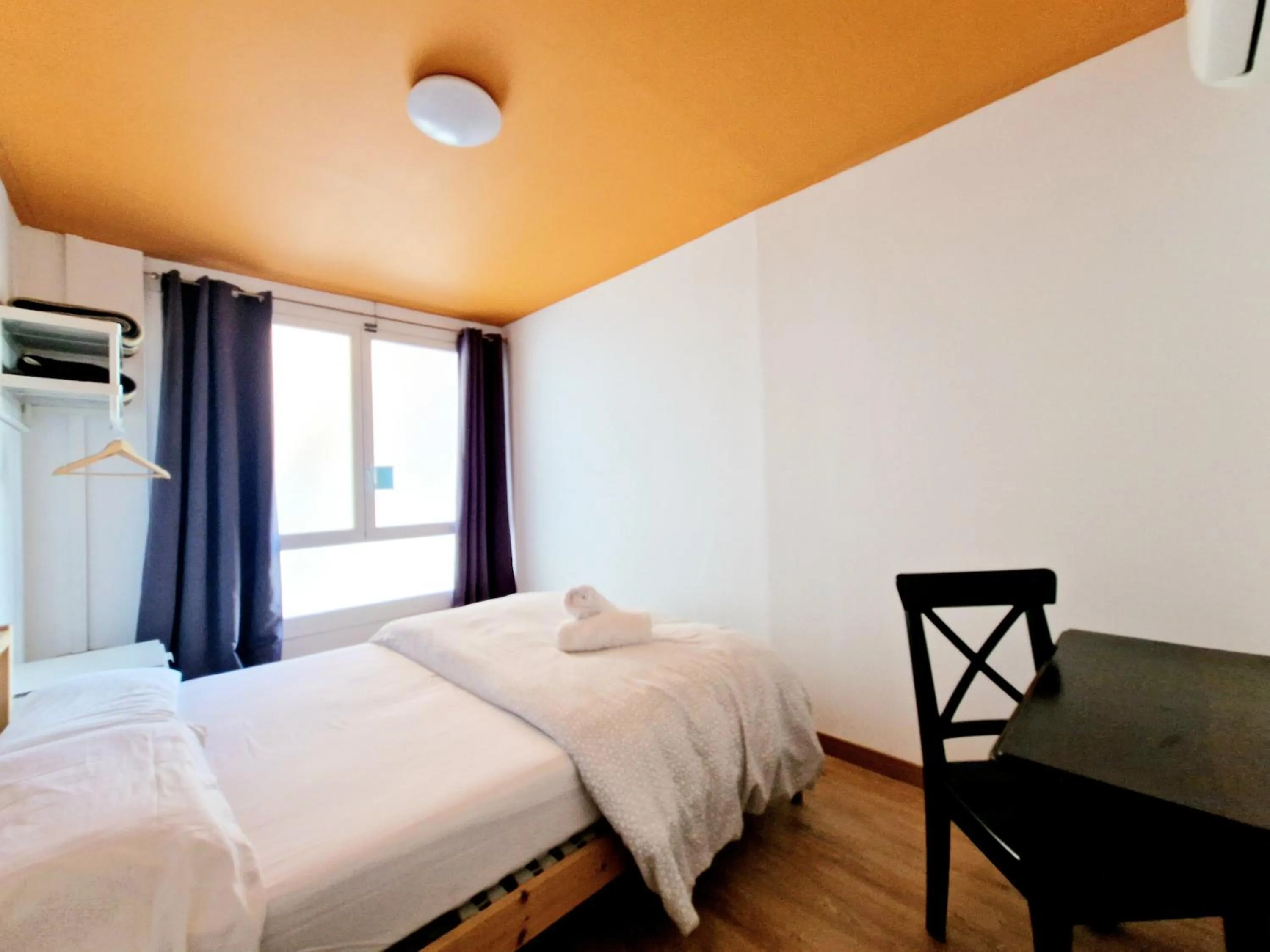 Comfort Double Room in Arc House Barcelona