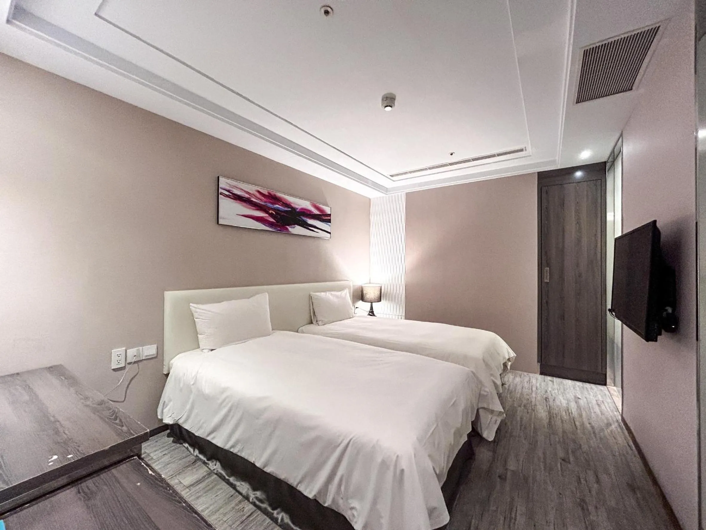 Budget Twin Room no window in Royal Fine Hotel