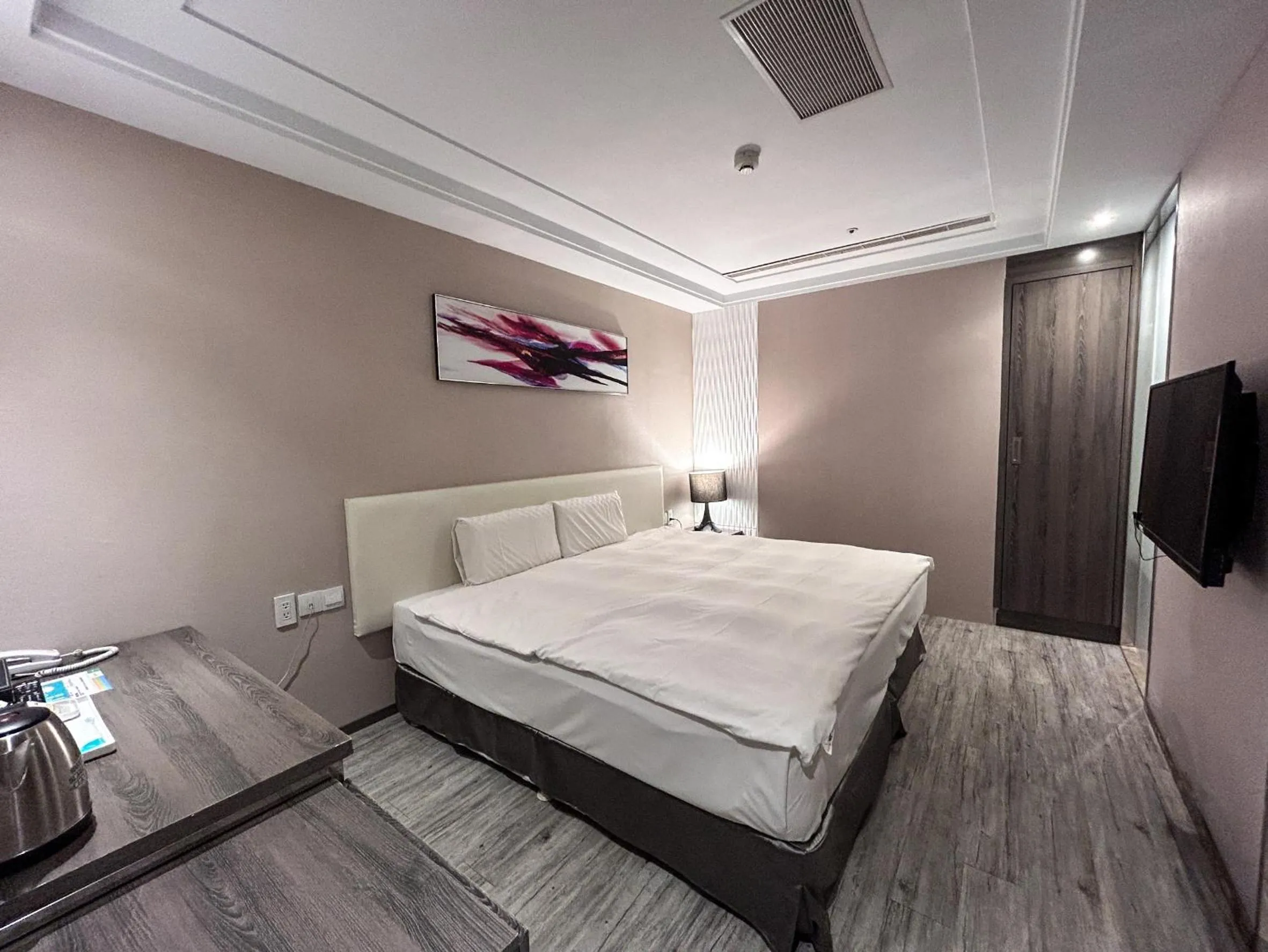 Budget Double Room No Window in Royal Fine Hotel