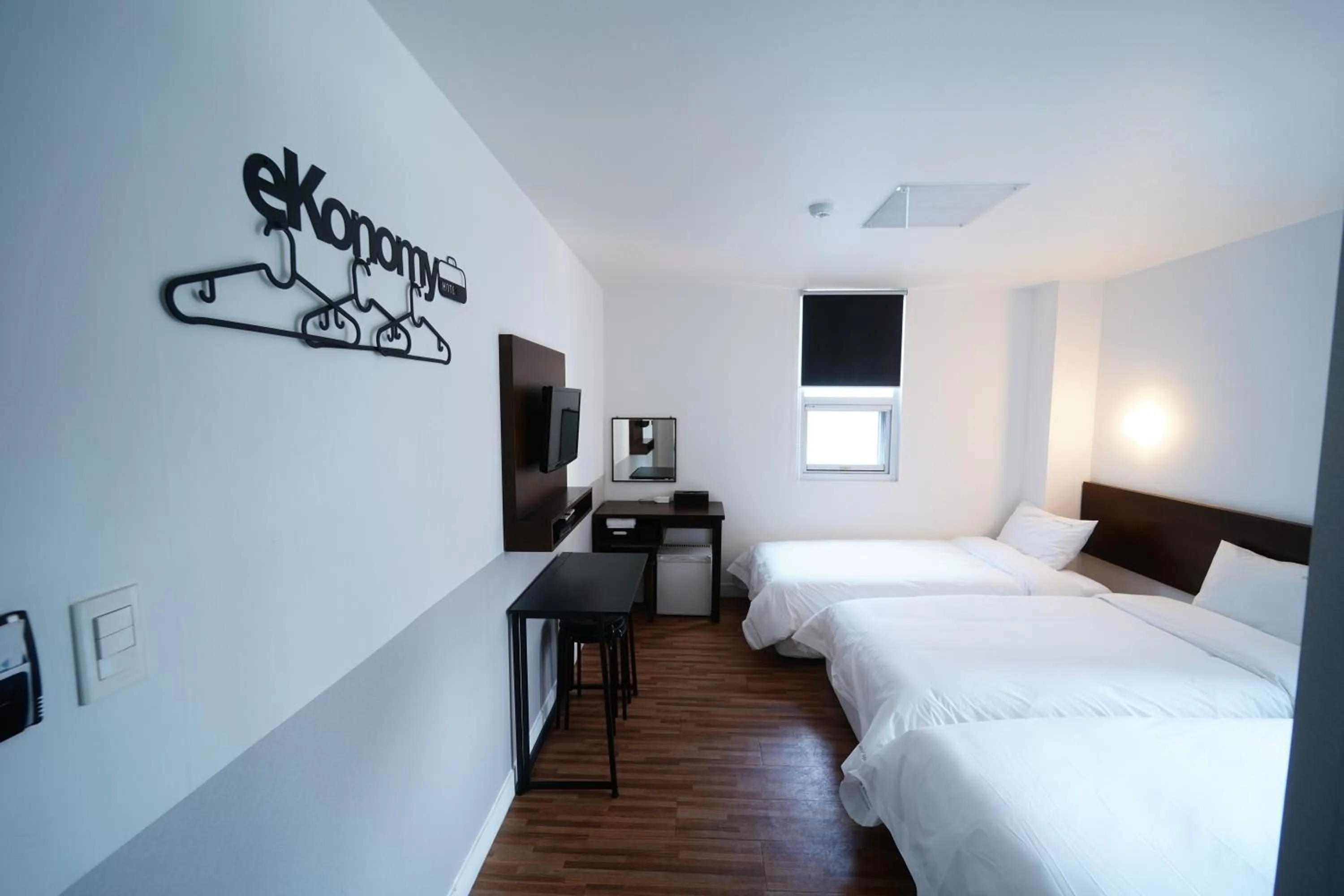 Triple Room with Private Bathroom in Ekonomy Haeundae Hostel