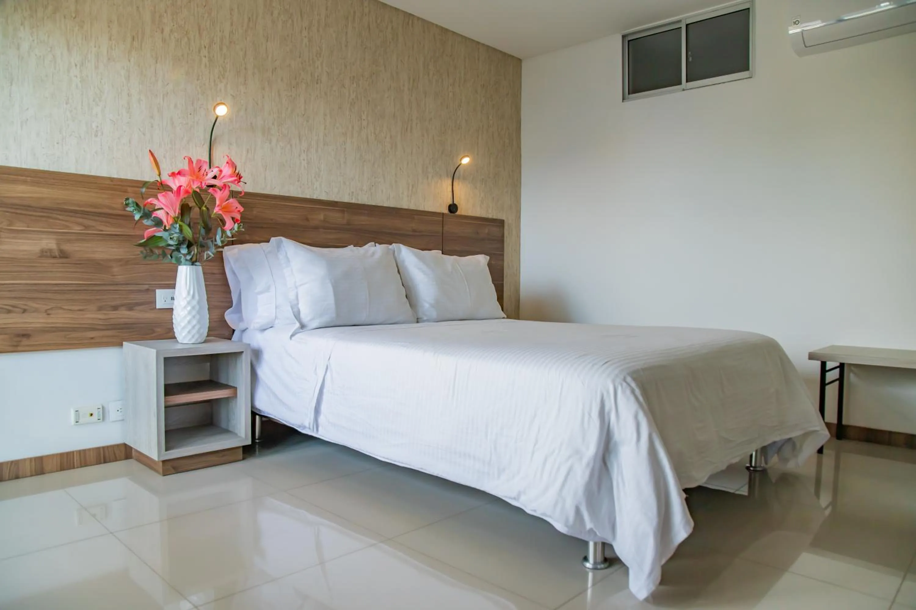 Queen Room with Balcony in Hotel Estancia Chipichape Cali