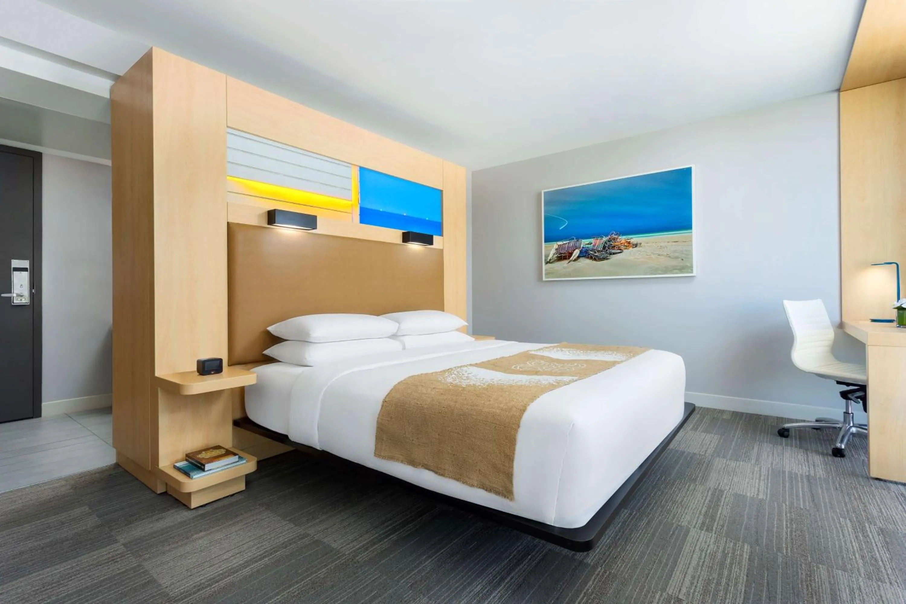 1 KING BED - ADA ACCESSIBLE in The Gates Hotel South Beach