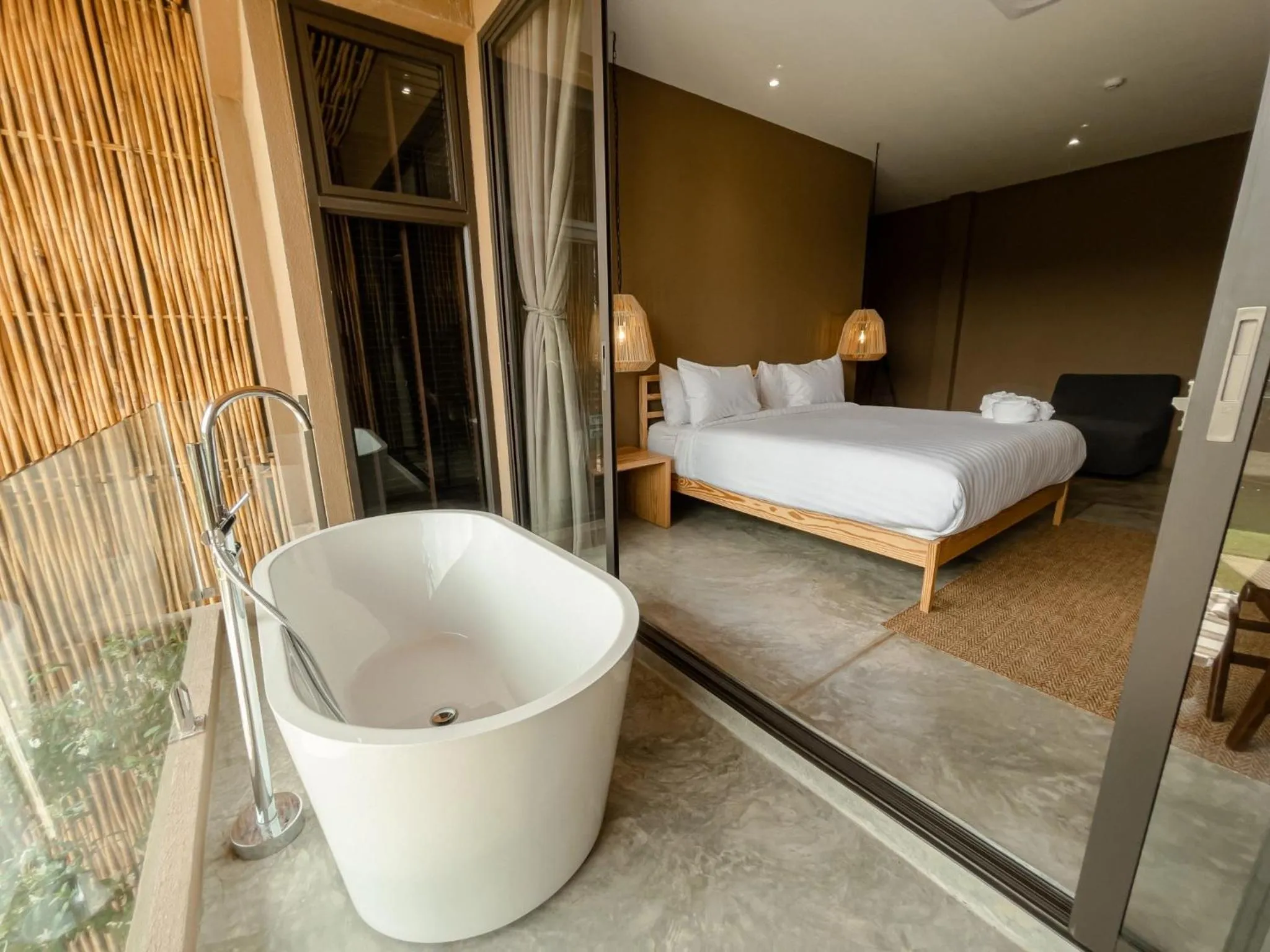 Deluxe Quadruple Room in Historykan Kanchanaburi Hotel