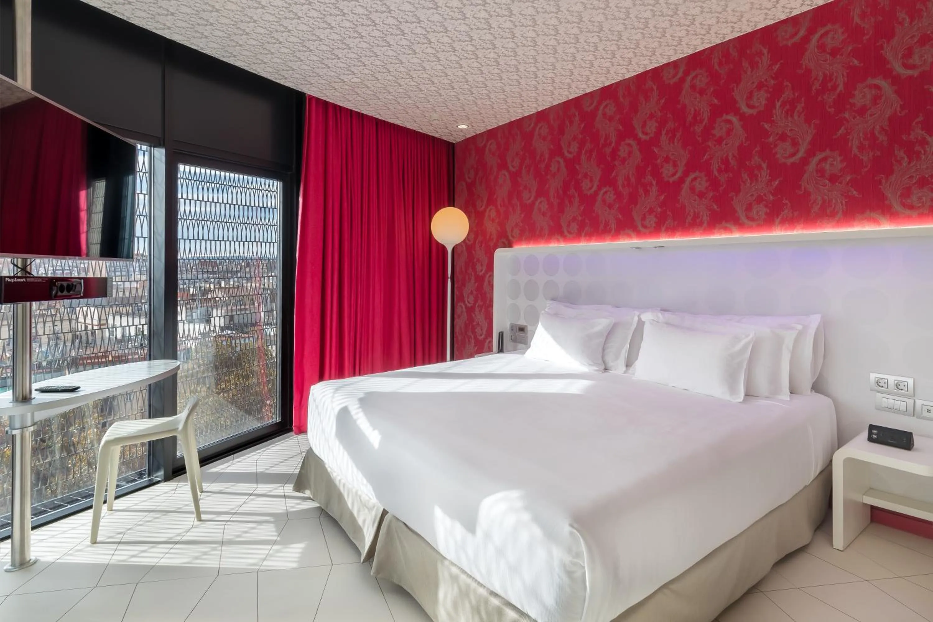 Two-Connecting Superior Double Rooms in Barceló Raval