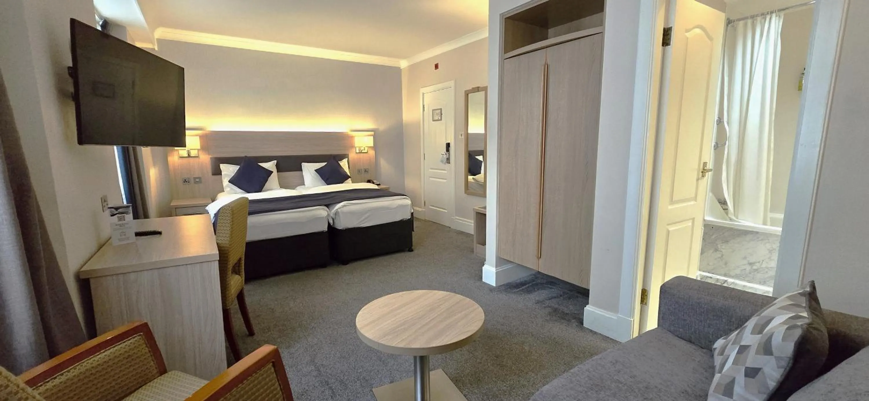 Classic Twin Room with Sofa in The Empress Hotel