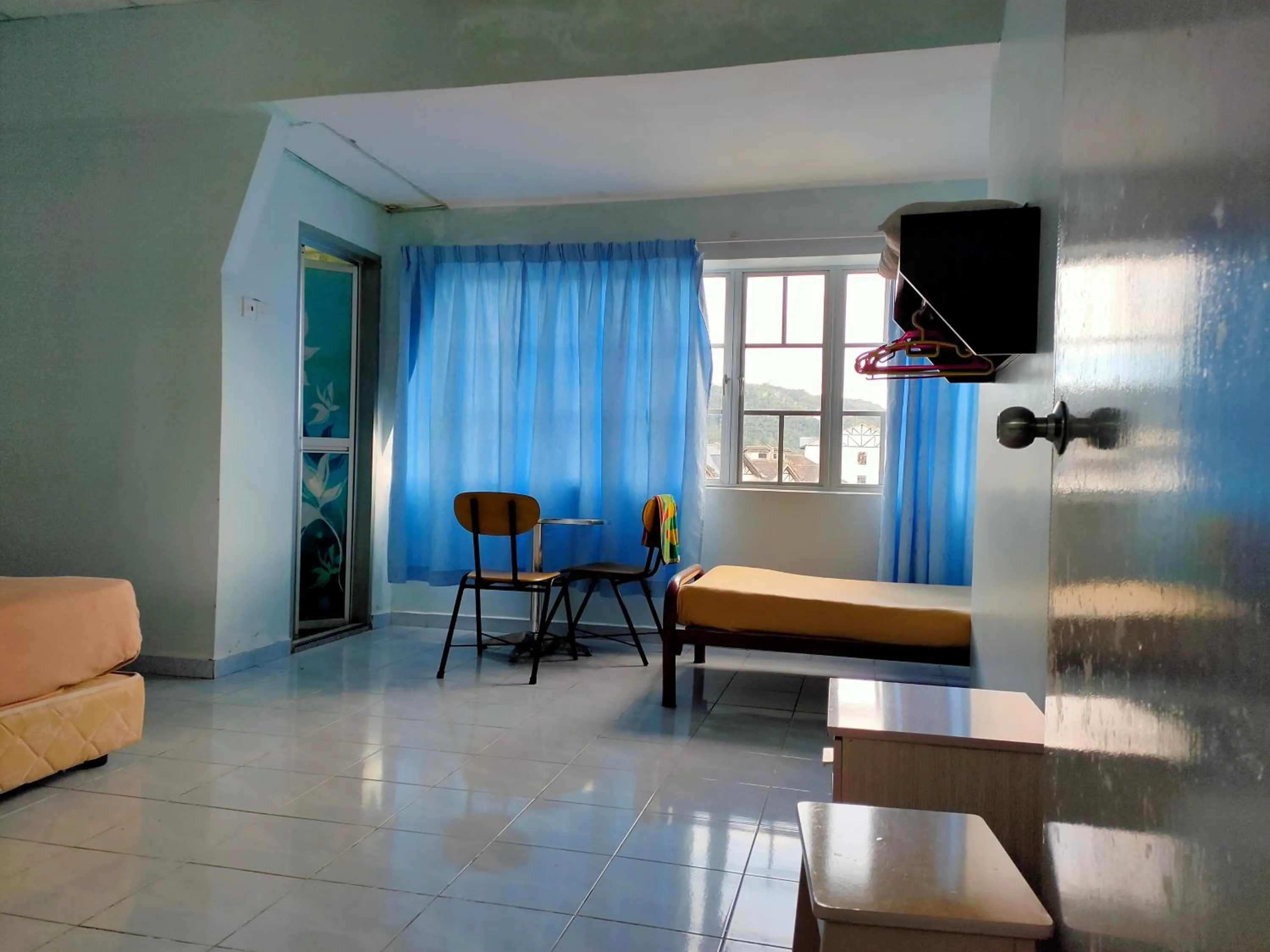 Ria Cameron Hotel