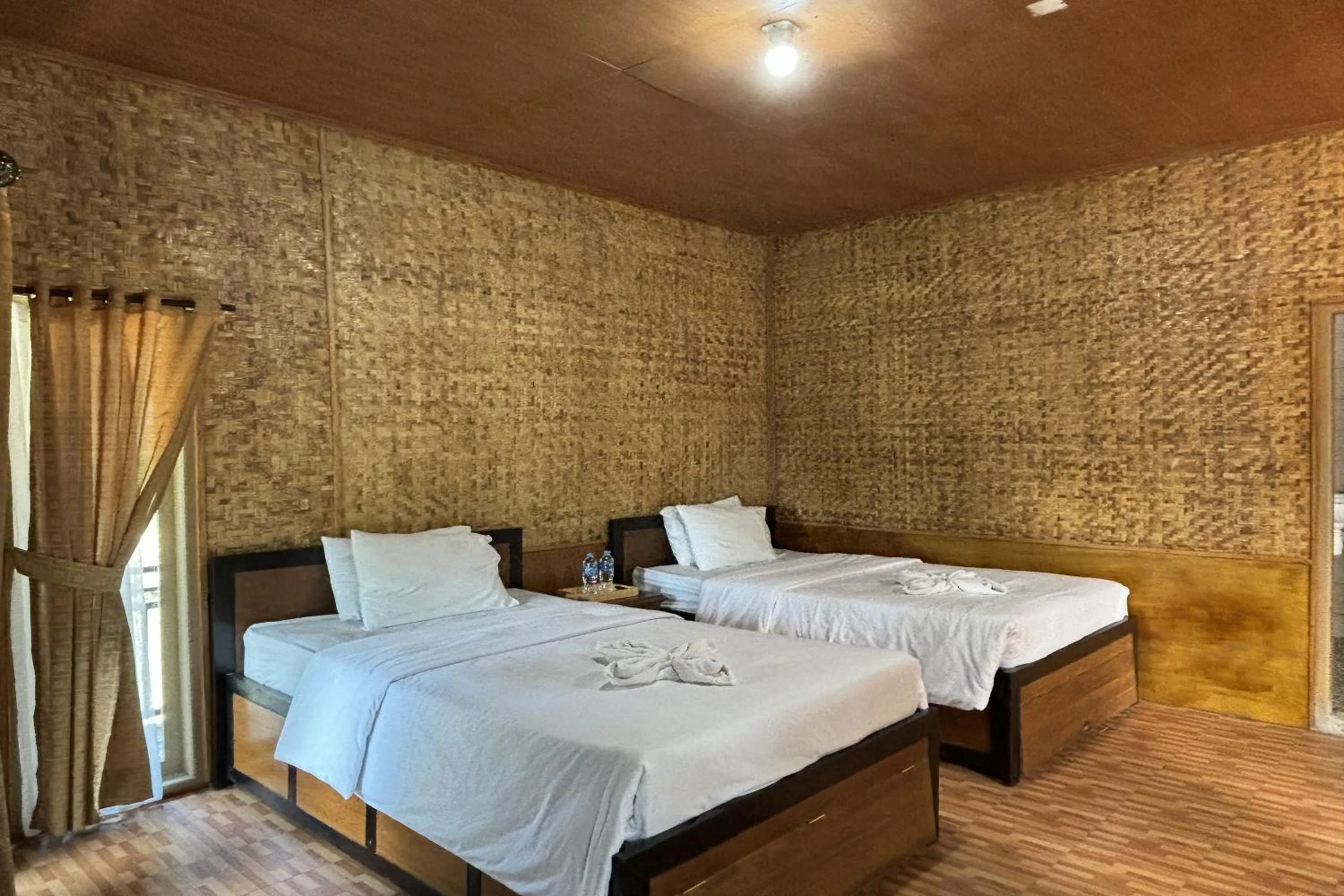 Budget Twin Room in Puncak Darajat Highland