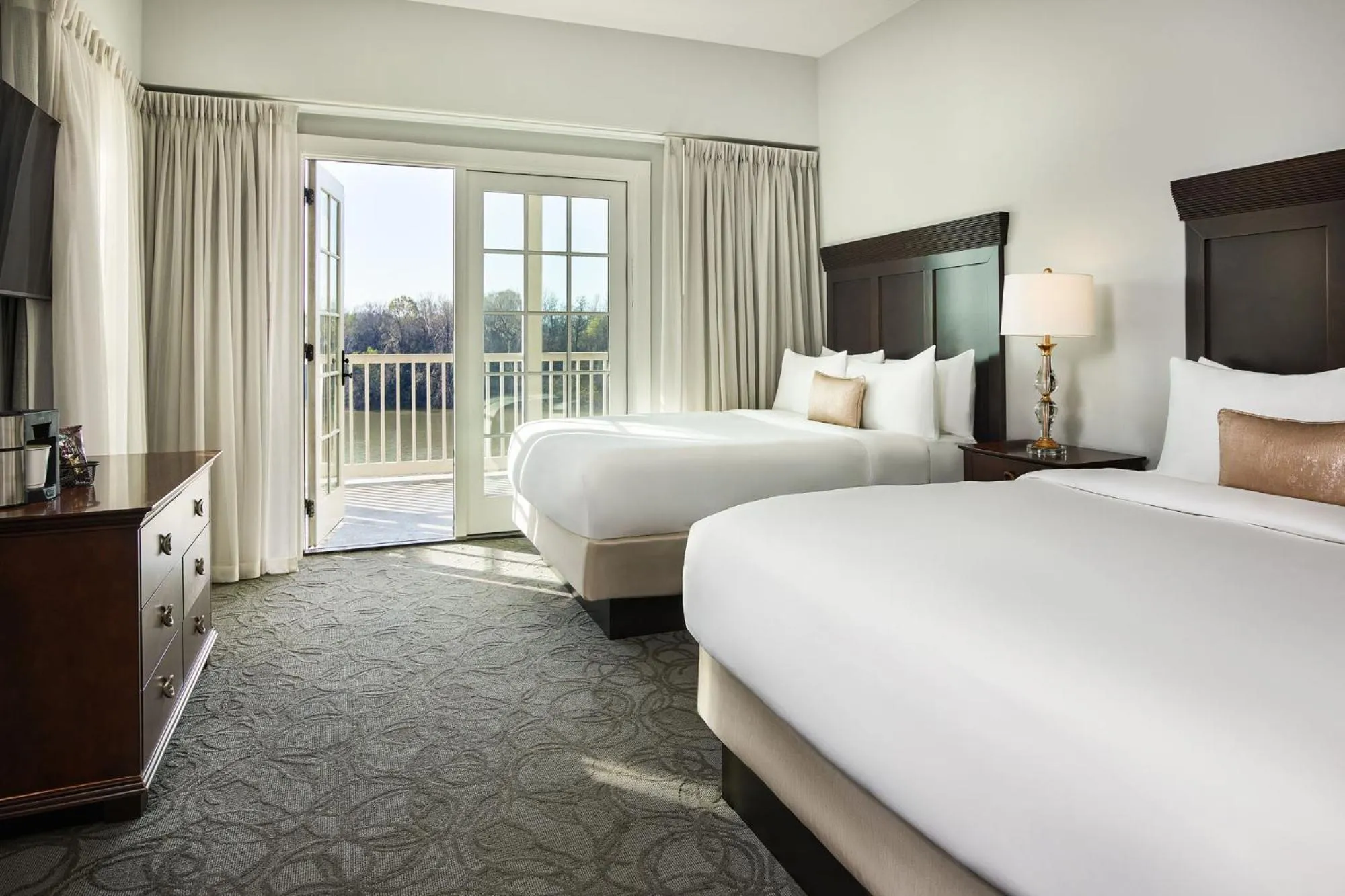 Queen Room with Two Queen Beds, Balcony and River View in St James Hotel Selma