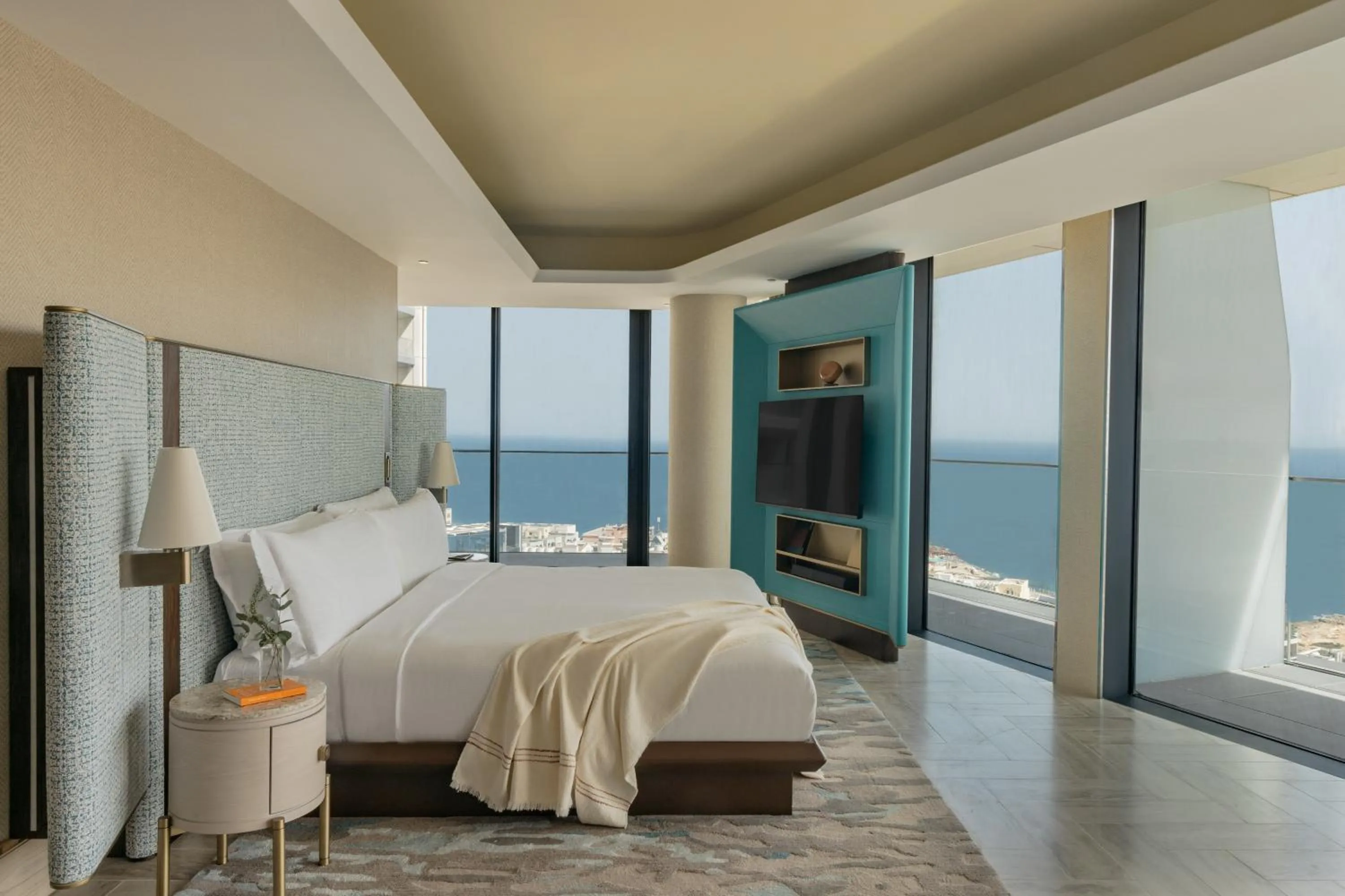 Extra ME+ Suite Sea View in ME Malta by Meliá