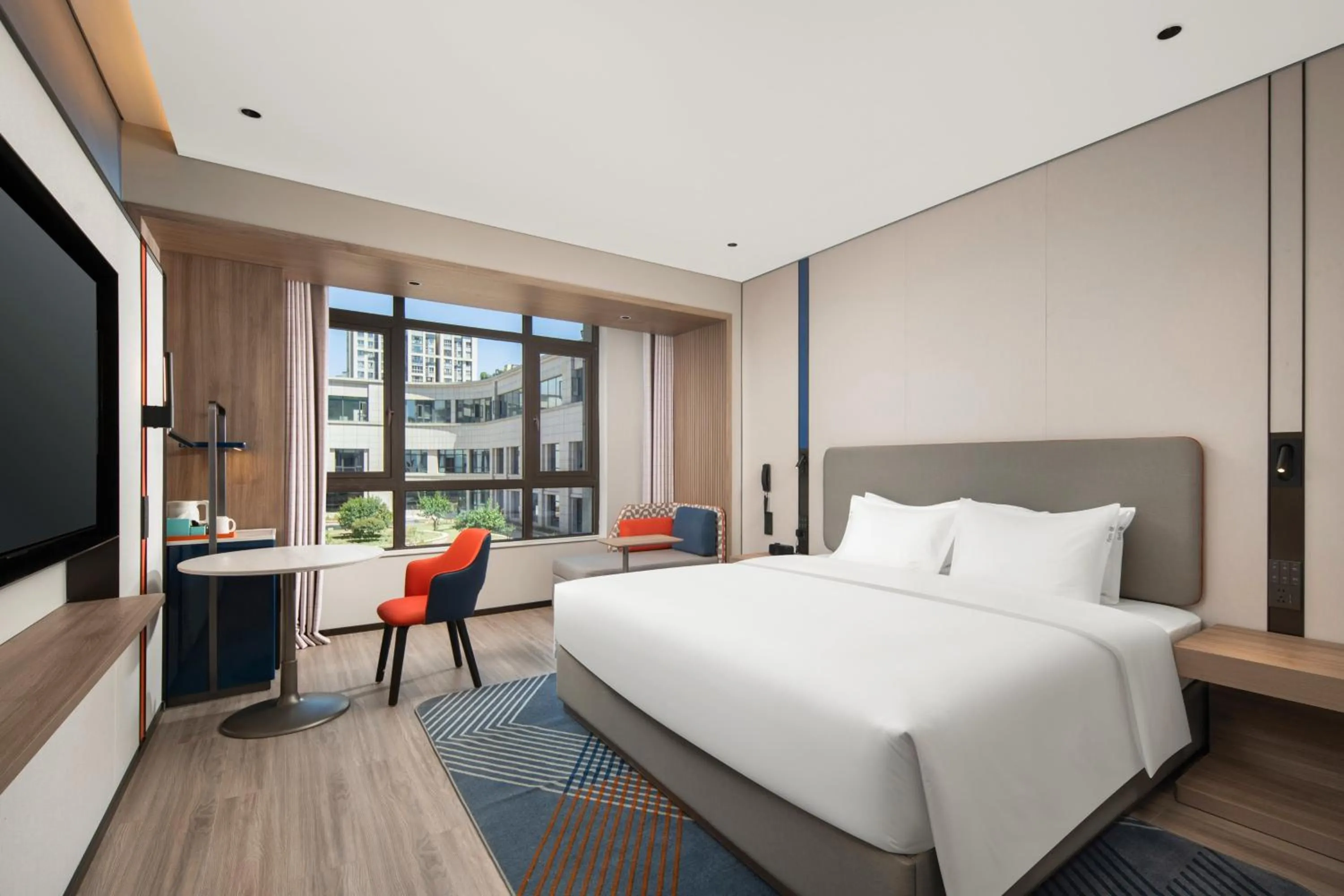 Standard King Room with Garden View in Holiday Inn Express Chongqing Tongliang by IHG