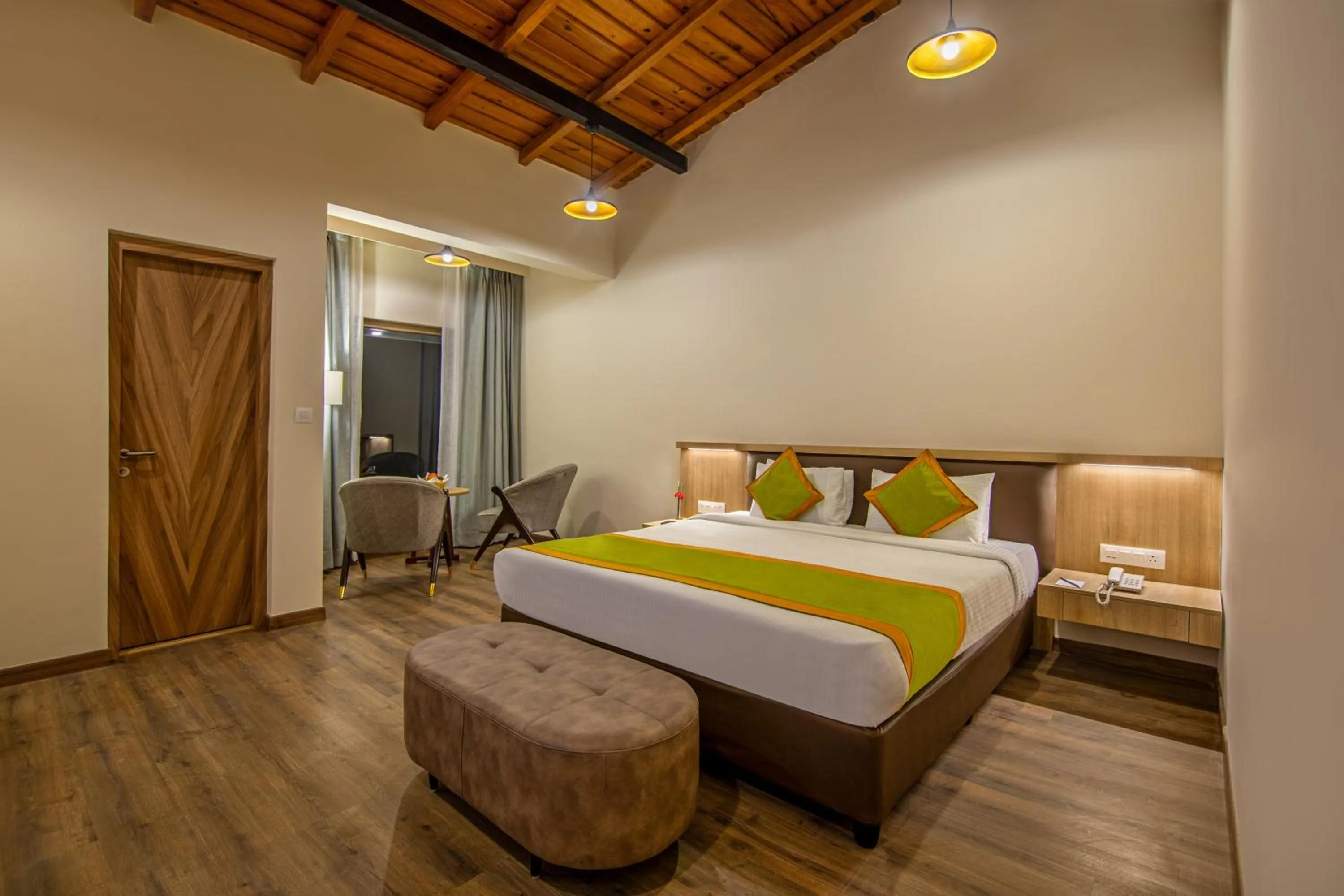 Valley View Super Premier Room With Balcony in Sterling Nainital