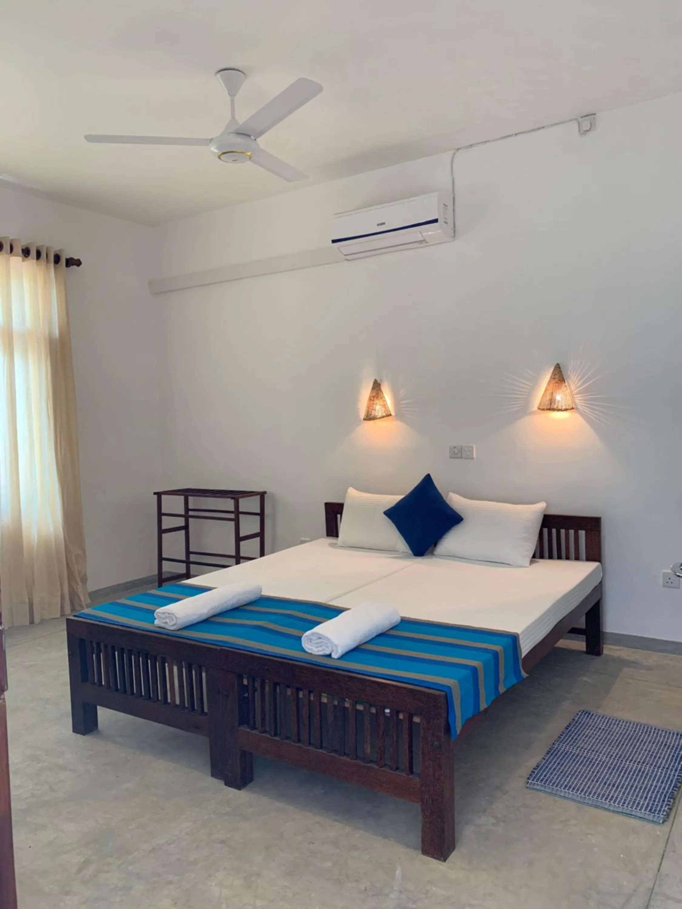 Deluxe Double Room with Sea View in Curry Bowl Restaurant & Turtles Rest
