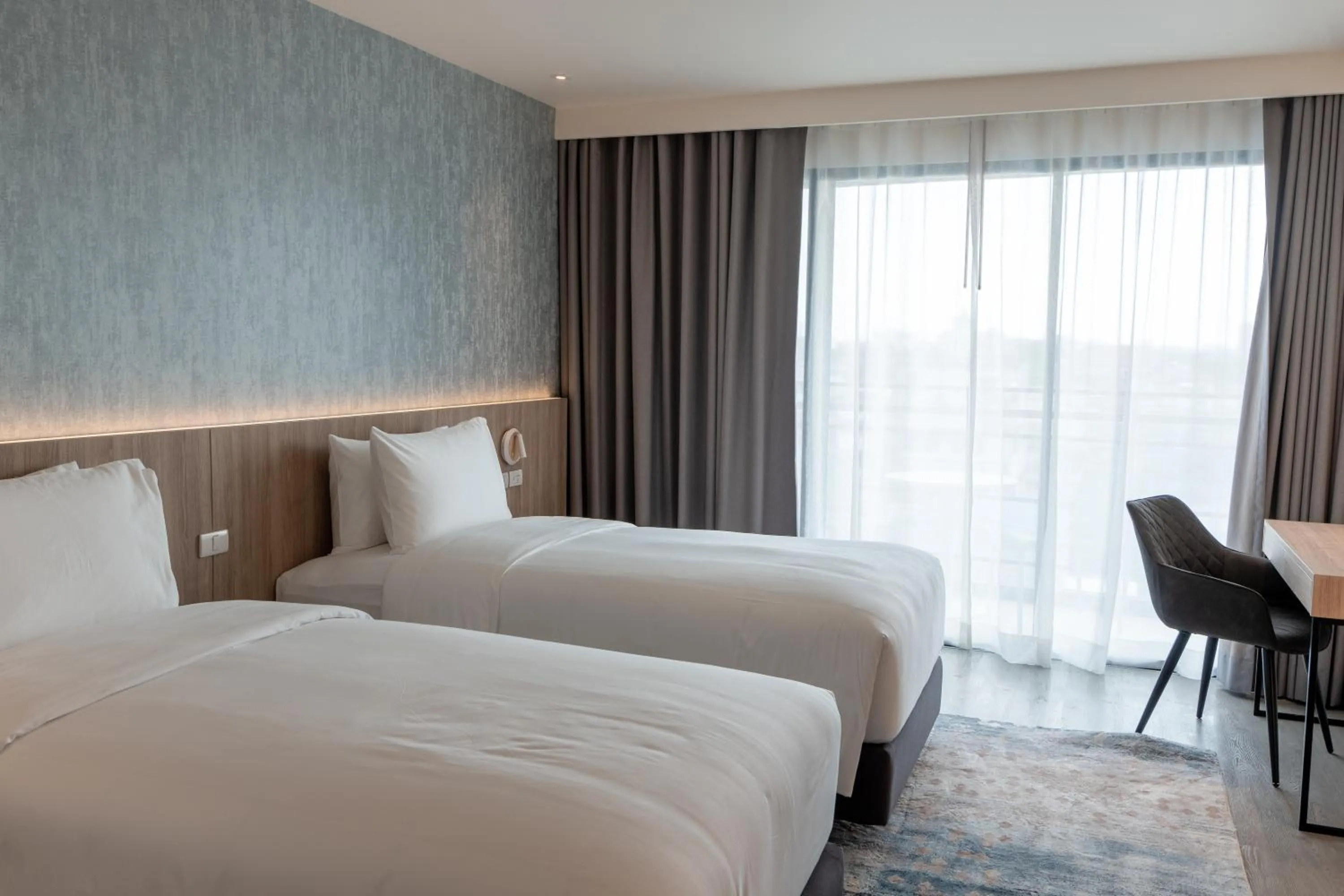 Superior Twin Room in GLOW Bangkok Riverside