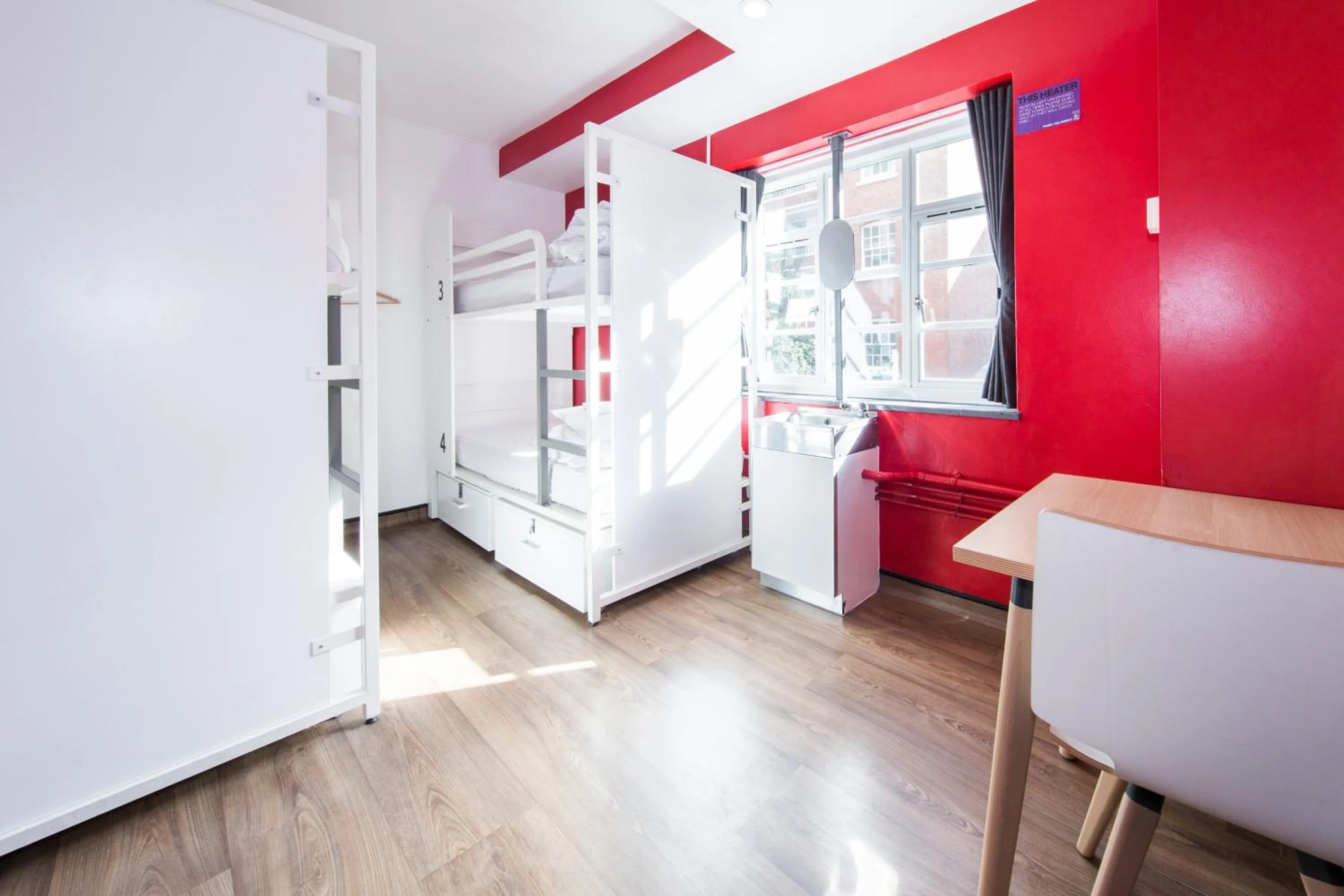 Private 4 bed Room - Shared Bathrooms in Generator London