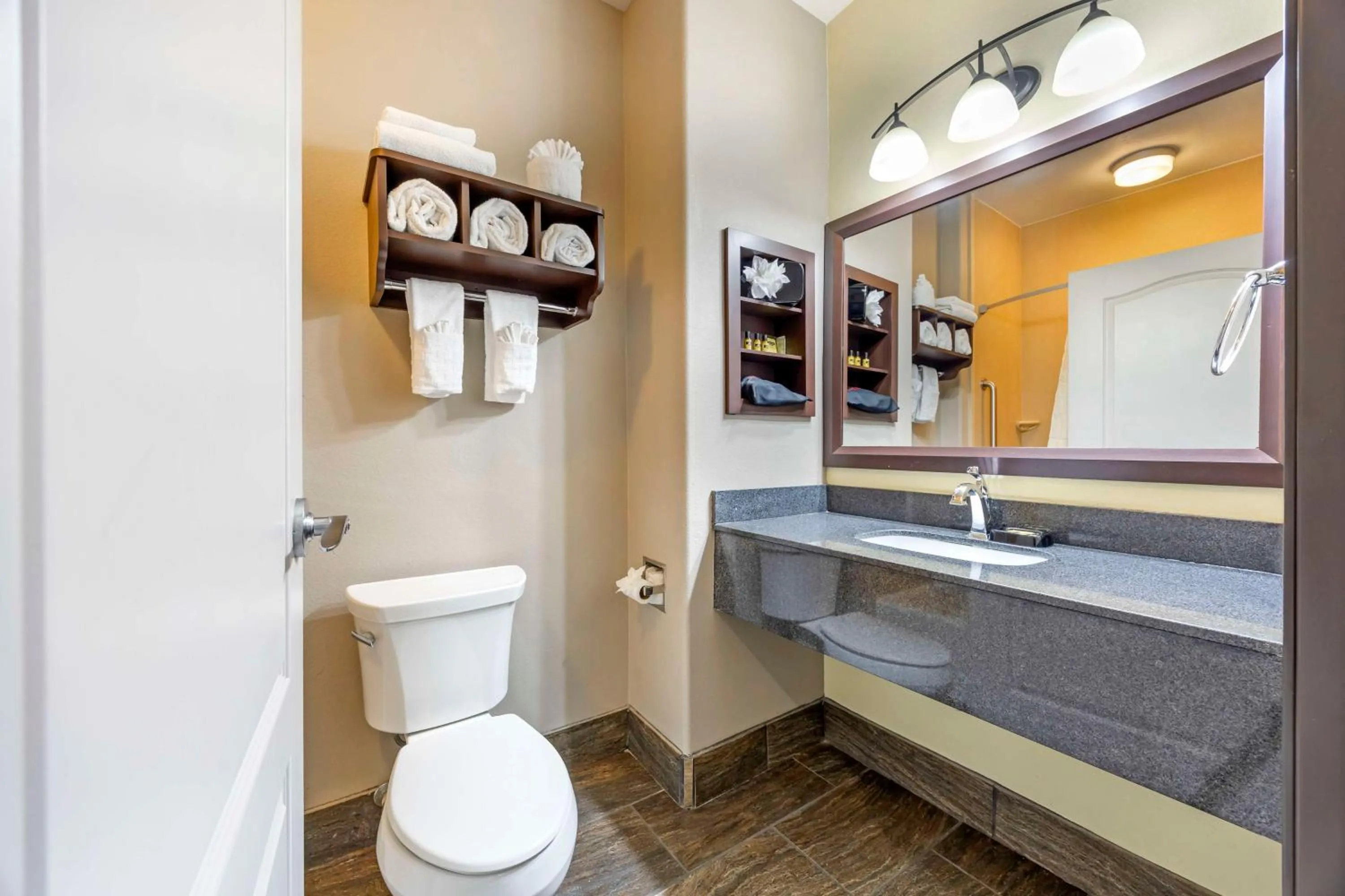 Queen Suite with Two Queen Beds and Sofa Bed - Non-Smoking in Best Western Plus Emerald Inn & Suites