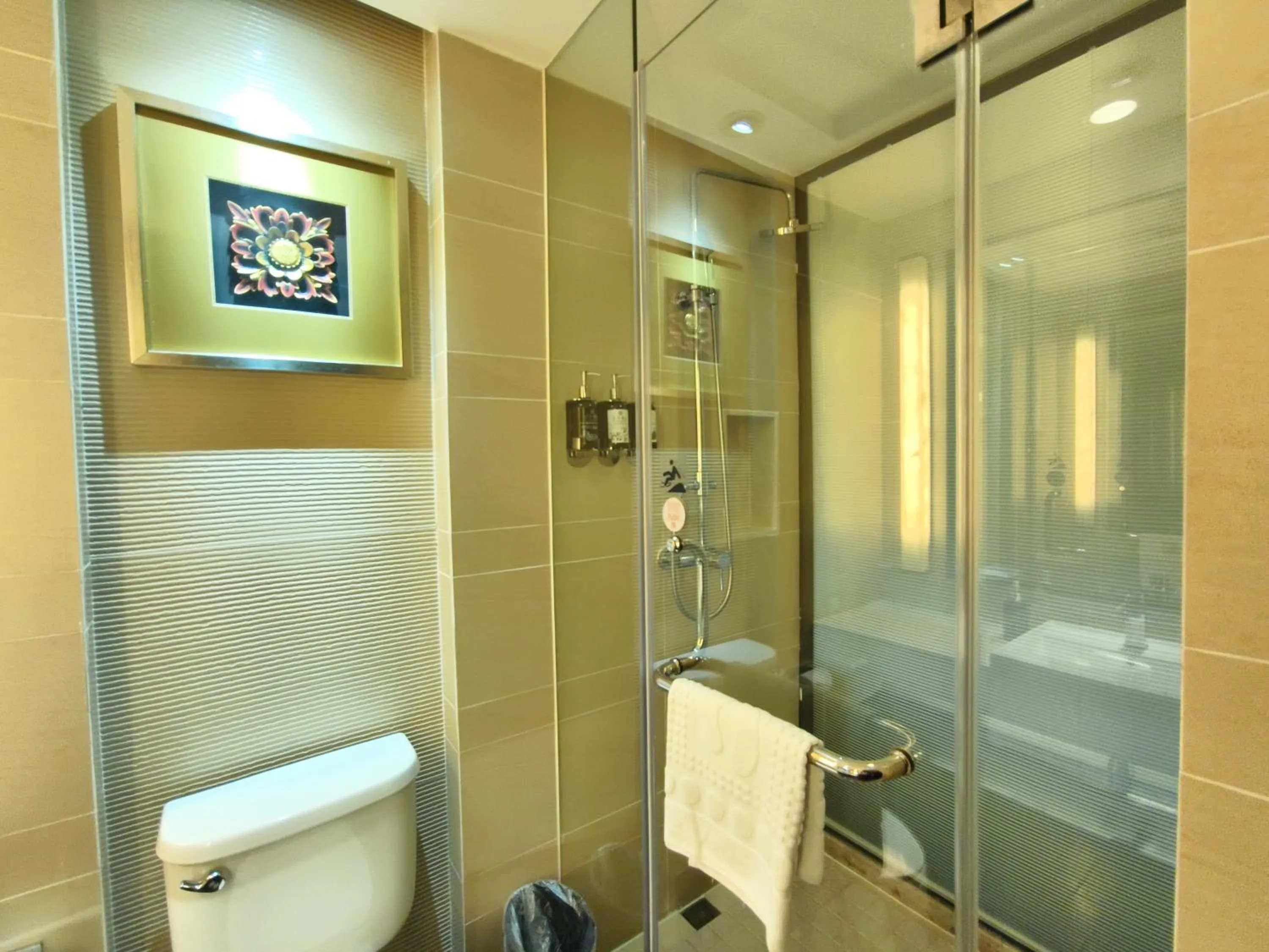 SSAW Exeutive King Room in SSAW Boutique Hotel Hangzhou East - Free Self Service Laundry