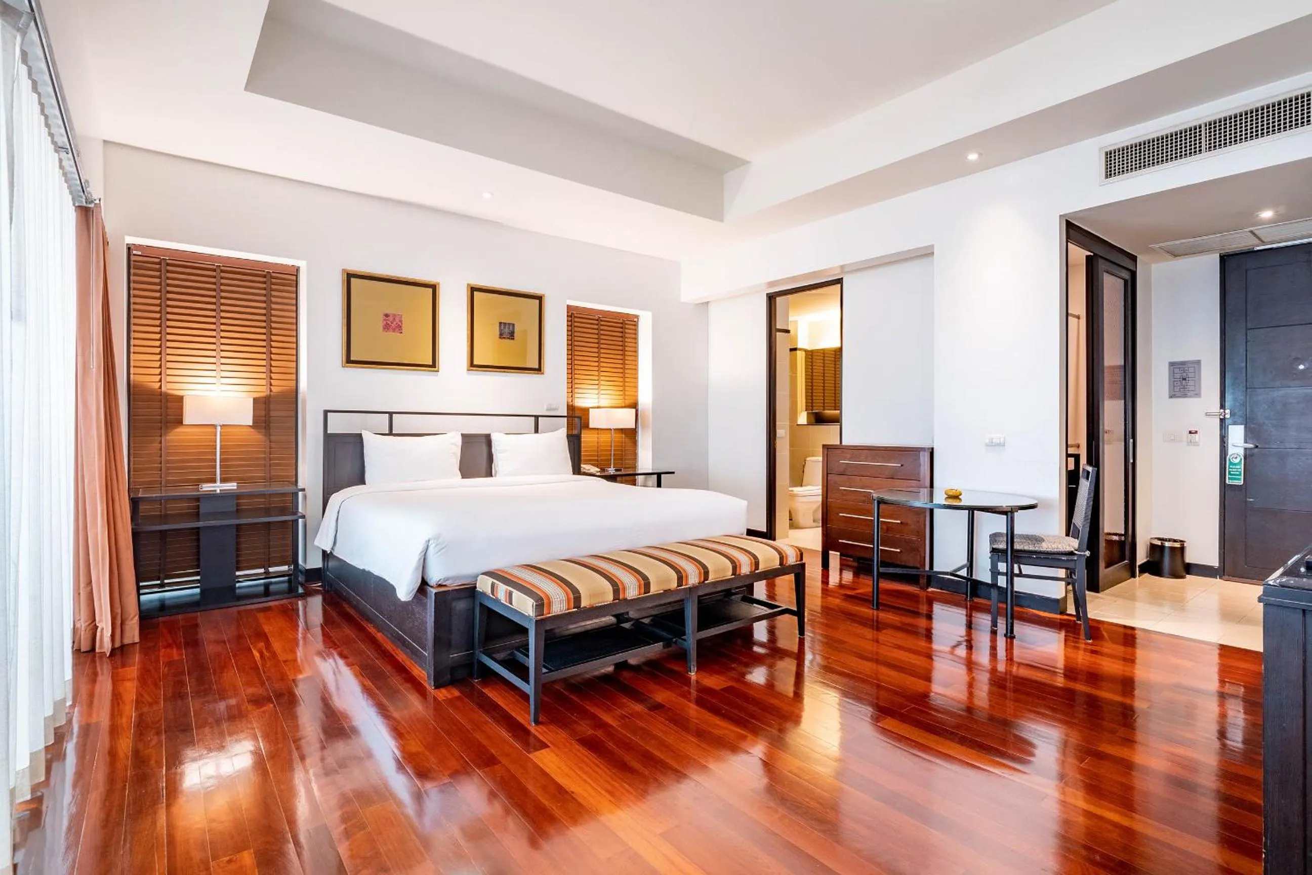 Studio in Luxe Residence