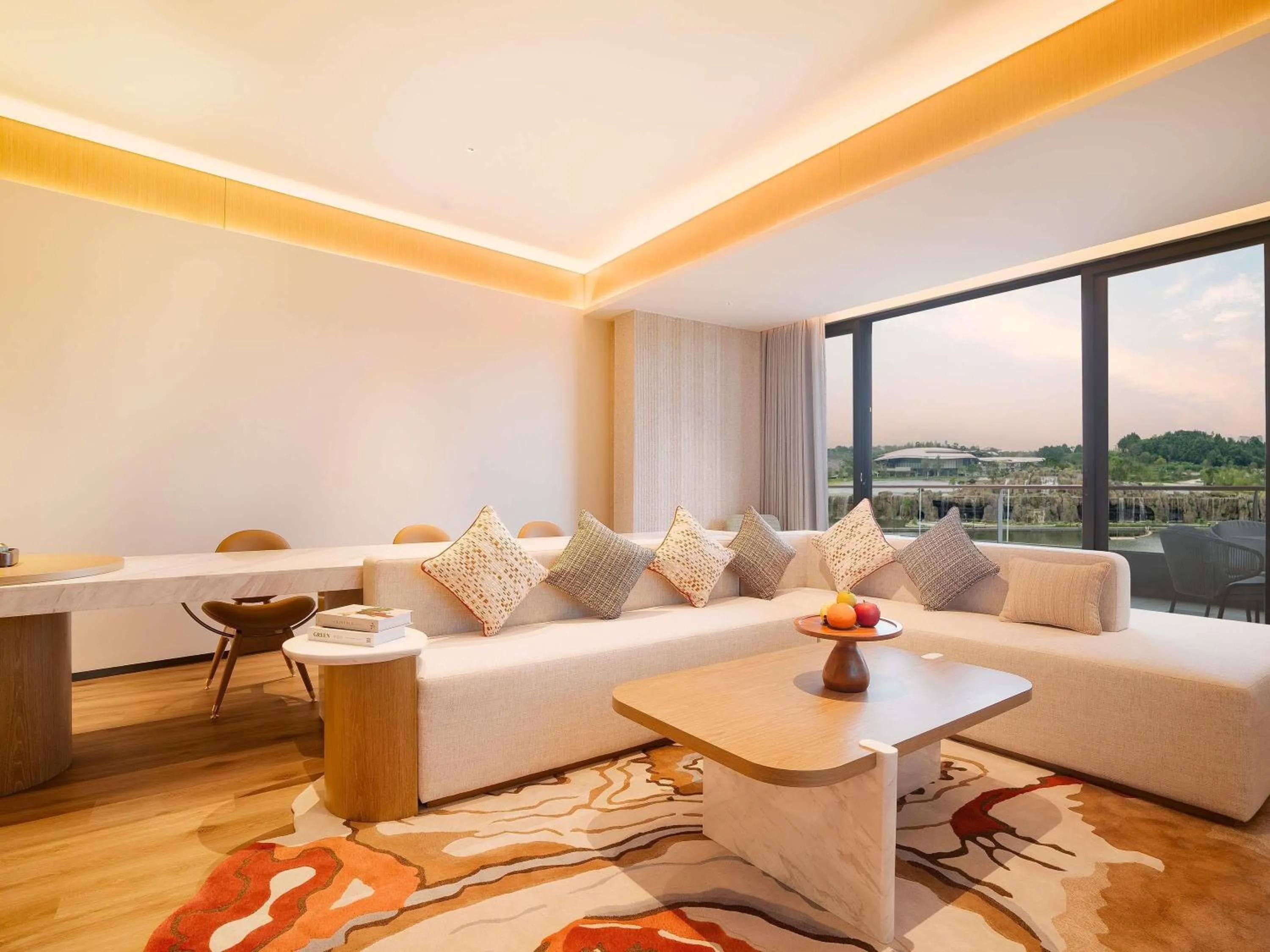 MGALLERY Deluxe King Suite with M Club Access and Park View in Chengdu Expo Waterfall Hotel - MGallery Collection