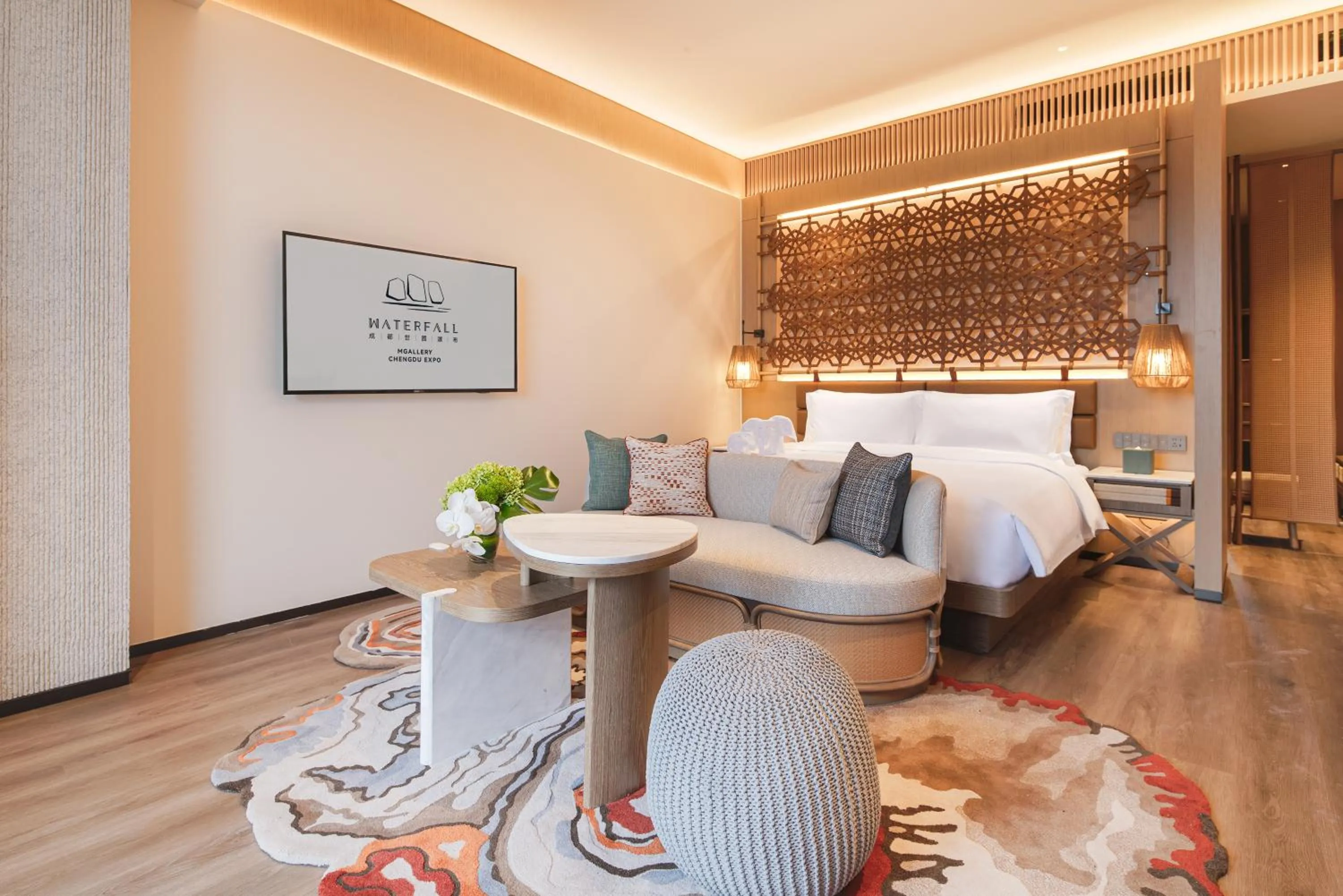 Superior King Room with Waterfall View in Chengdu Expo Waterfall Hotel - MGallery Collection