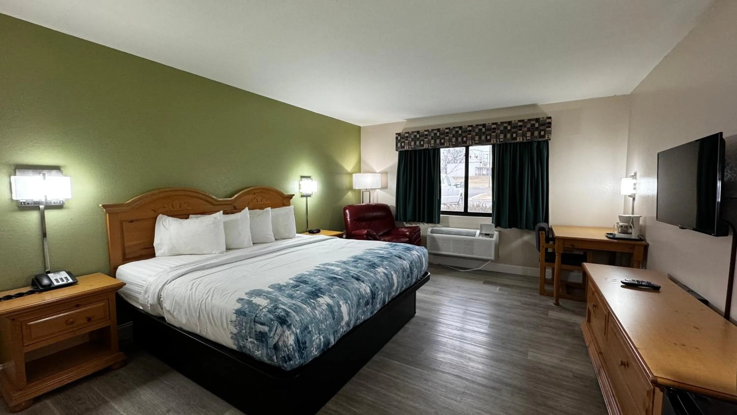 Standard King Room in Regency Inn and Suites