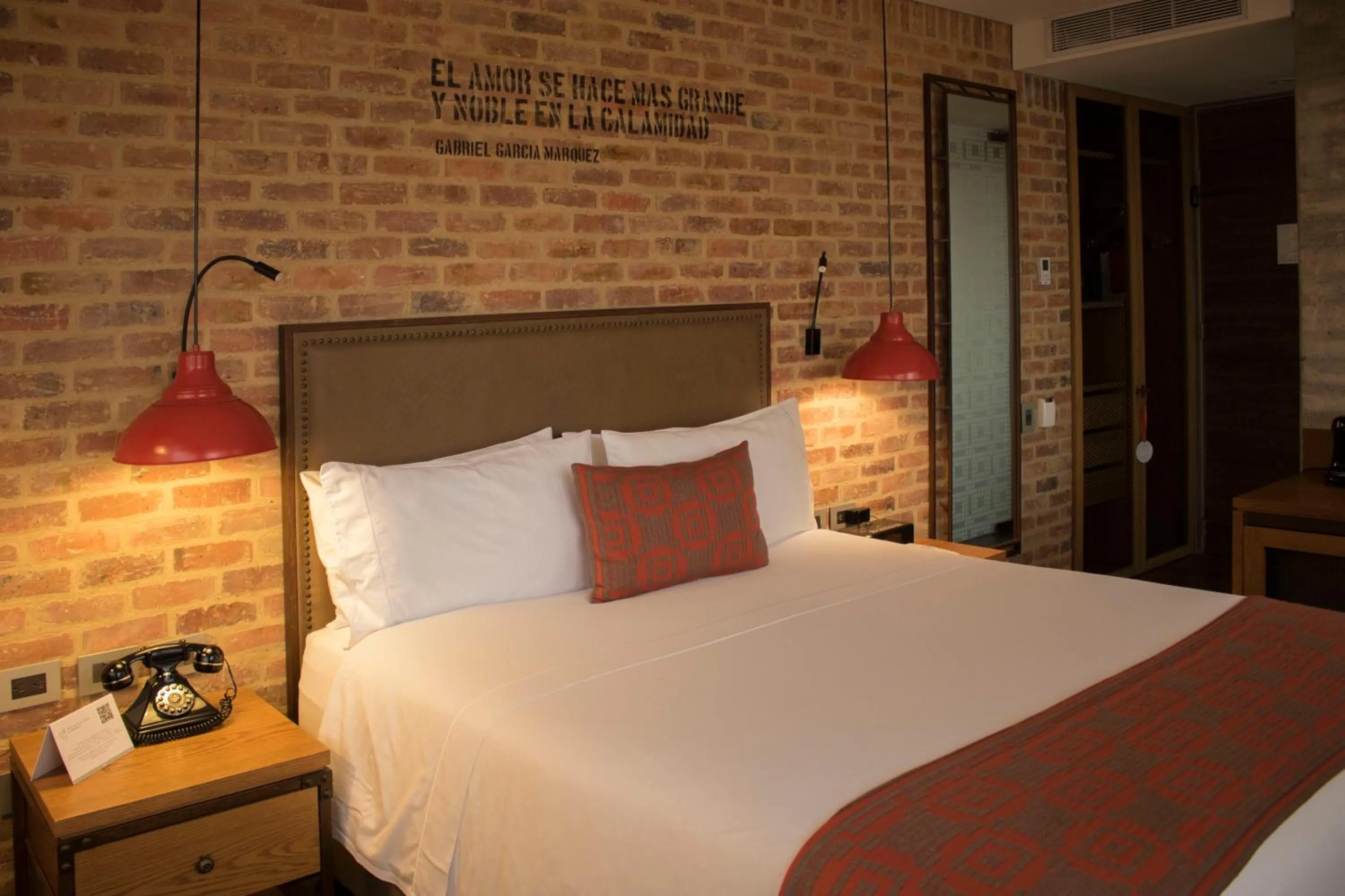 Capital Superior, Guest room, 1 Queen Bed, City view in The Artisan D.C. Hotel, Autograph Collection