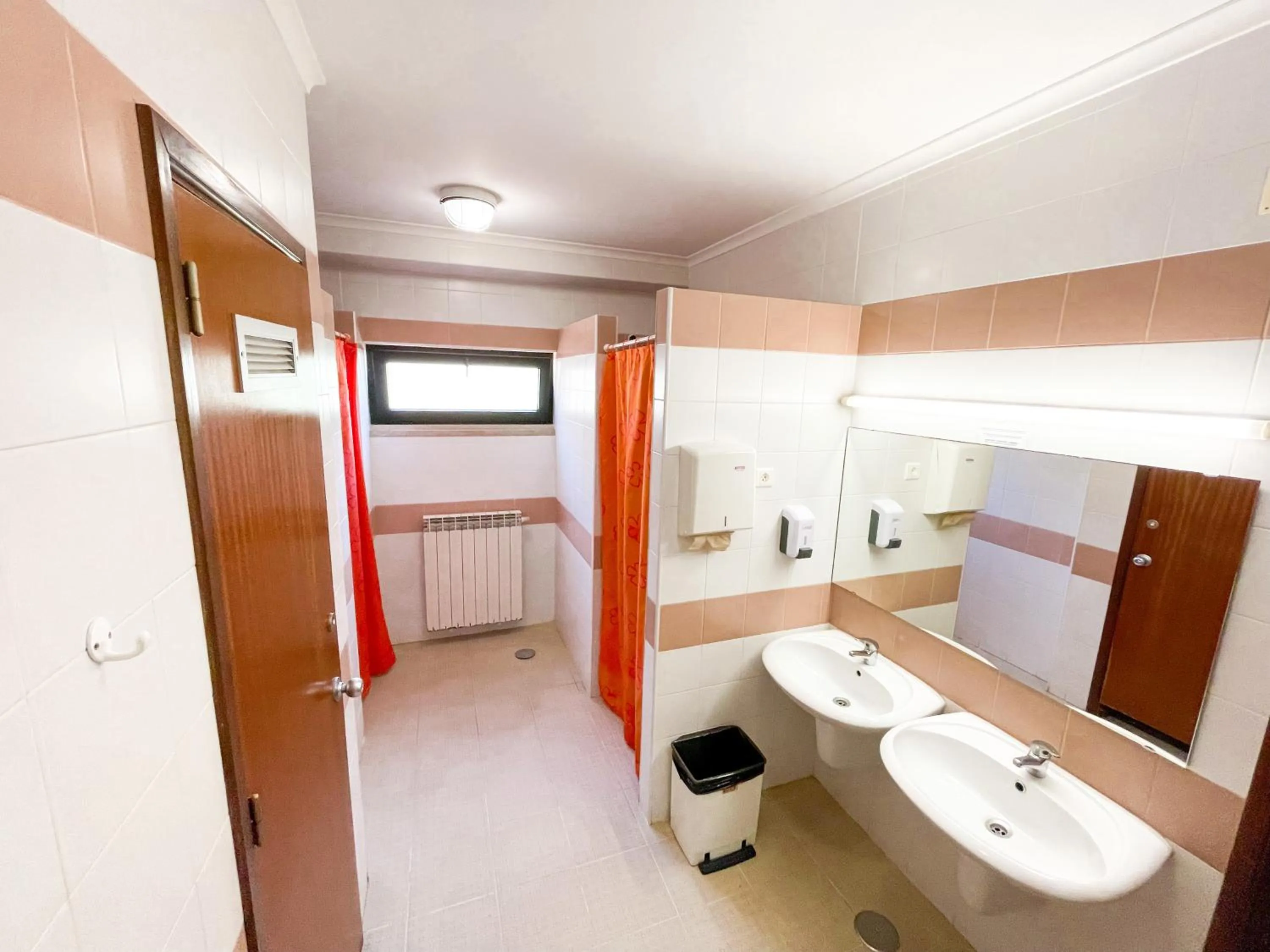 Twin Room with Shared Bathroom in HI Areia Branca - Pousada de Juventude