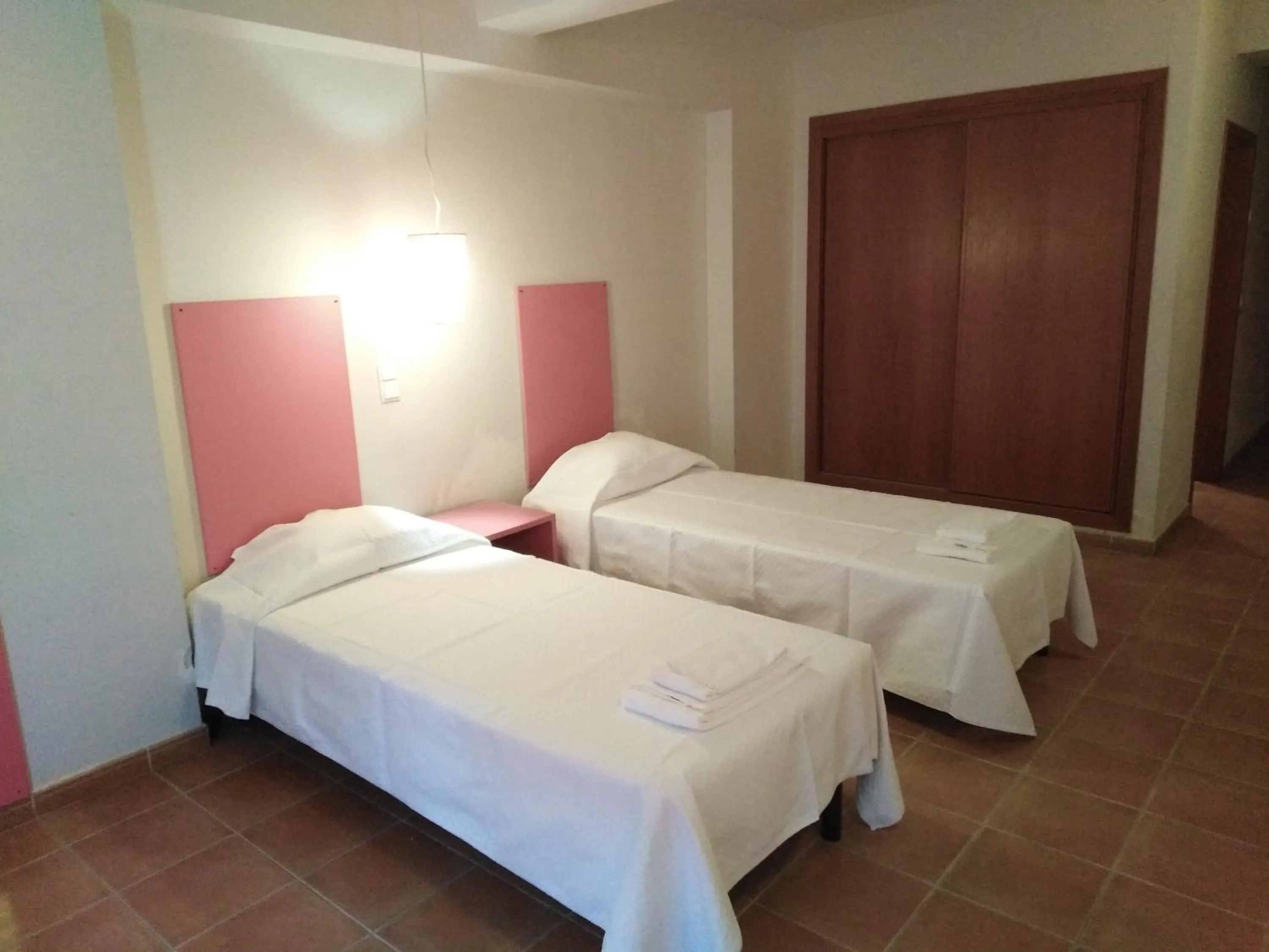 Standard Twin Room in HI Portimão - Pousada de Juventude