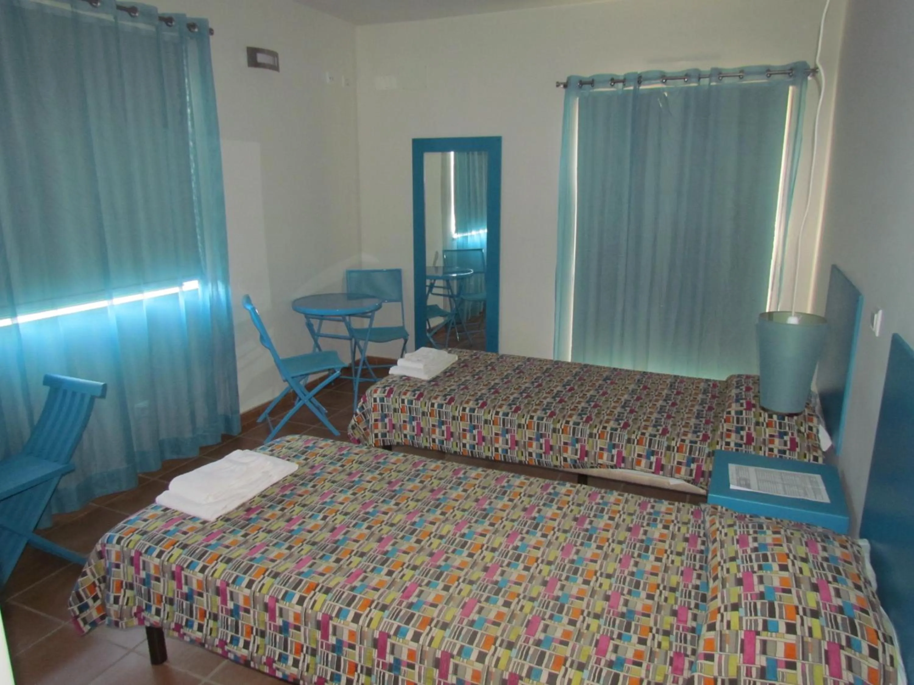 Twin Room with Private Bathroom in HI Portimão - Pousada de Juventude