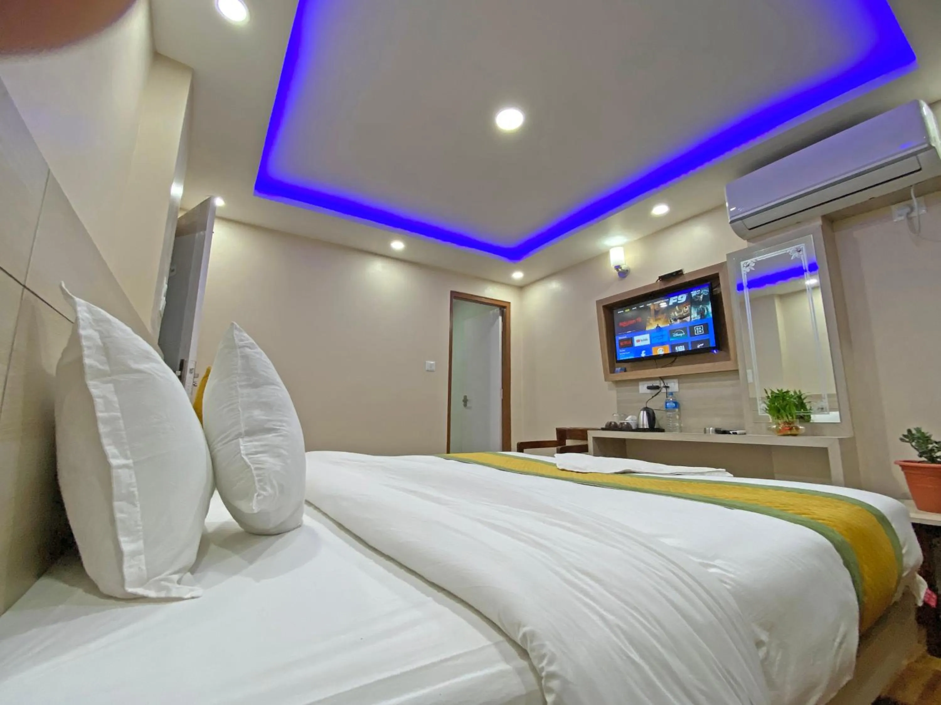 Deluxe Quadruple Room in Hotel Aaradhya