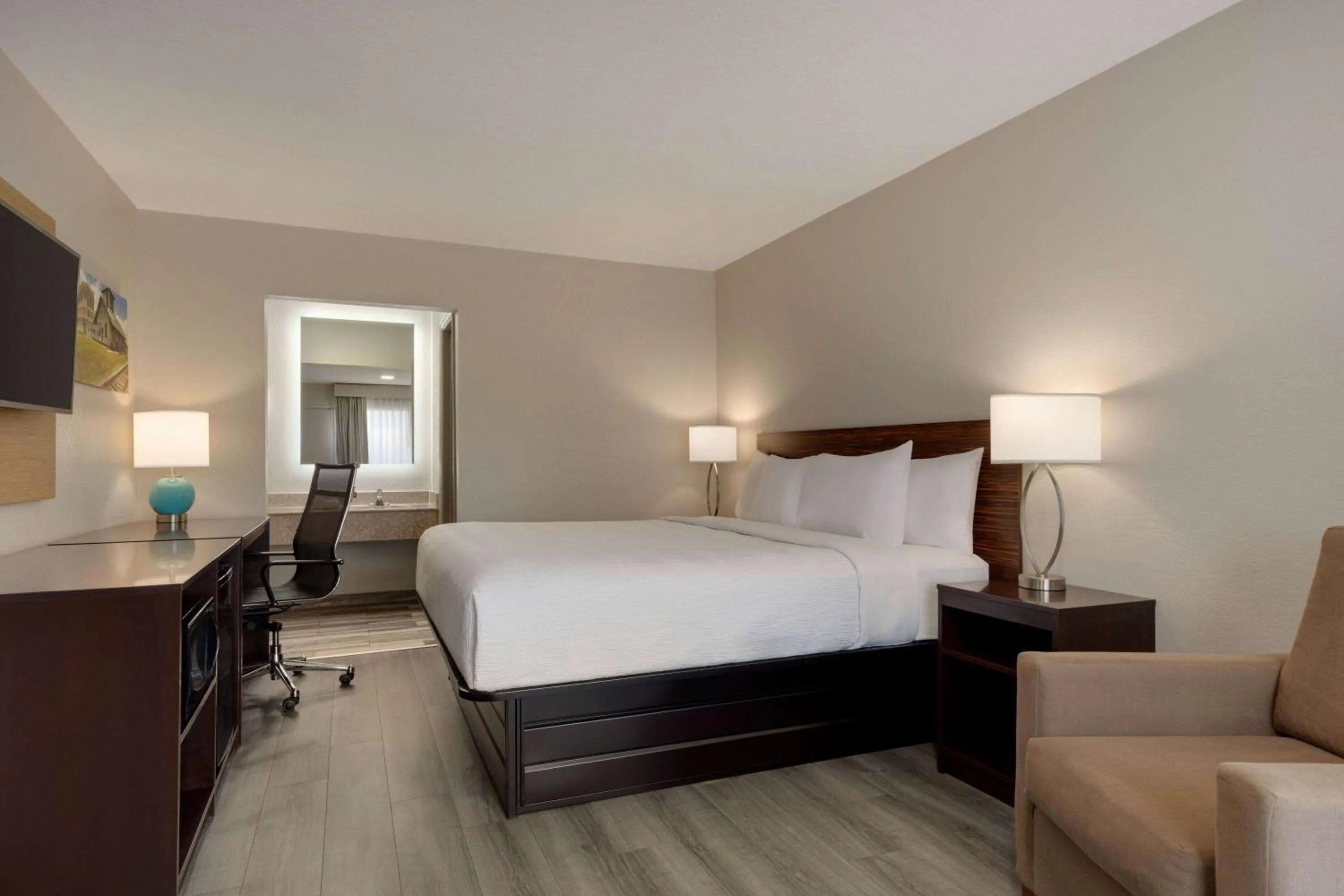 King Room - Non-Smoking in Baymont by Wyndham Emporia VA